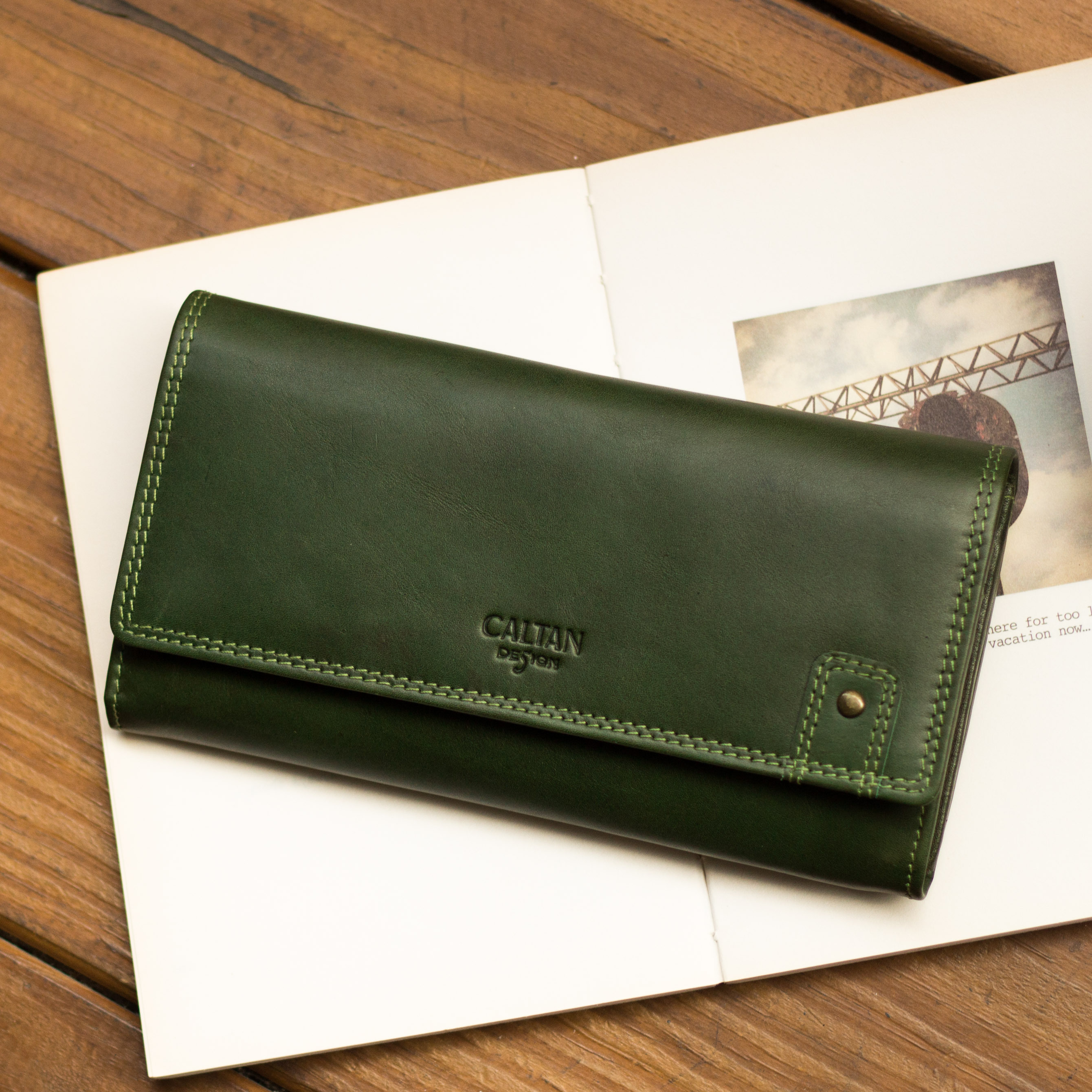 『新品上市』老爺有喜 真皮鉚釘釦飾牛皮長夾(072267cd)