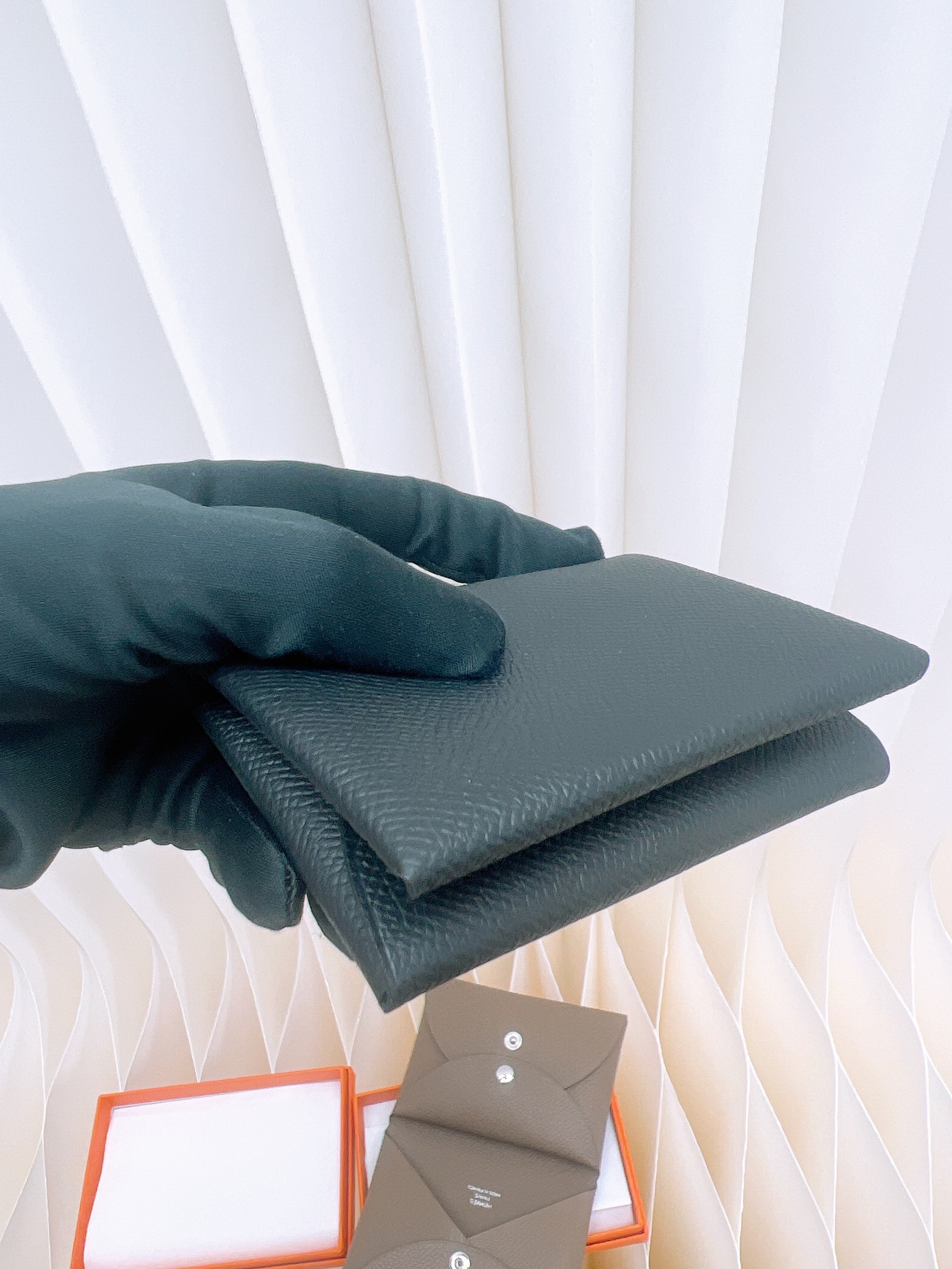 *Brand New* Hermes calvi duo card holder (black/ stamp G)