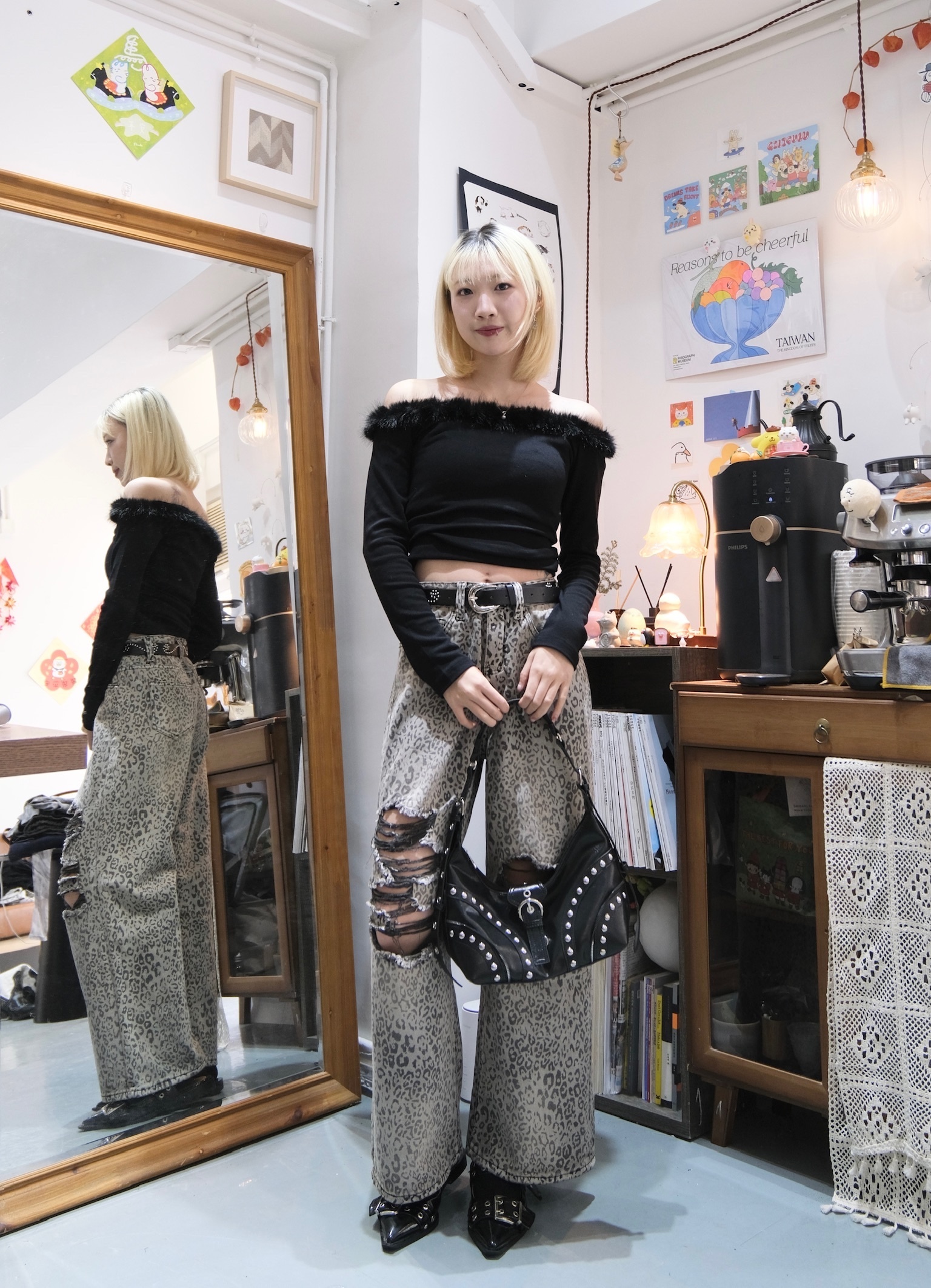 超修身毛毛圍邊露肩Top