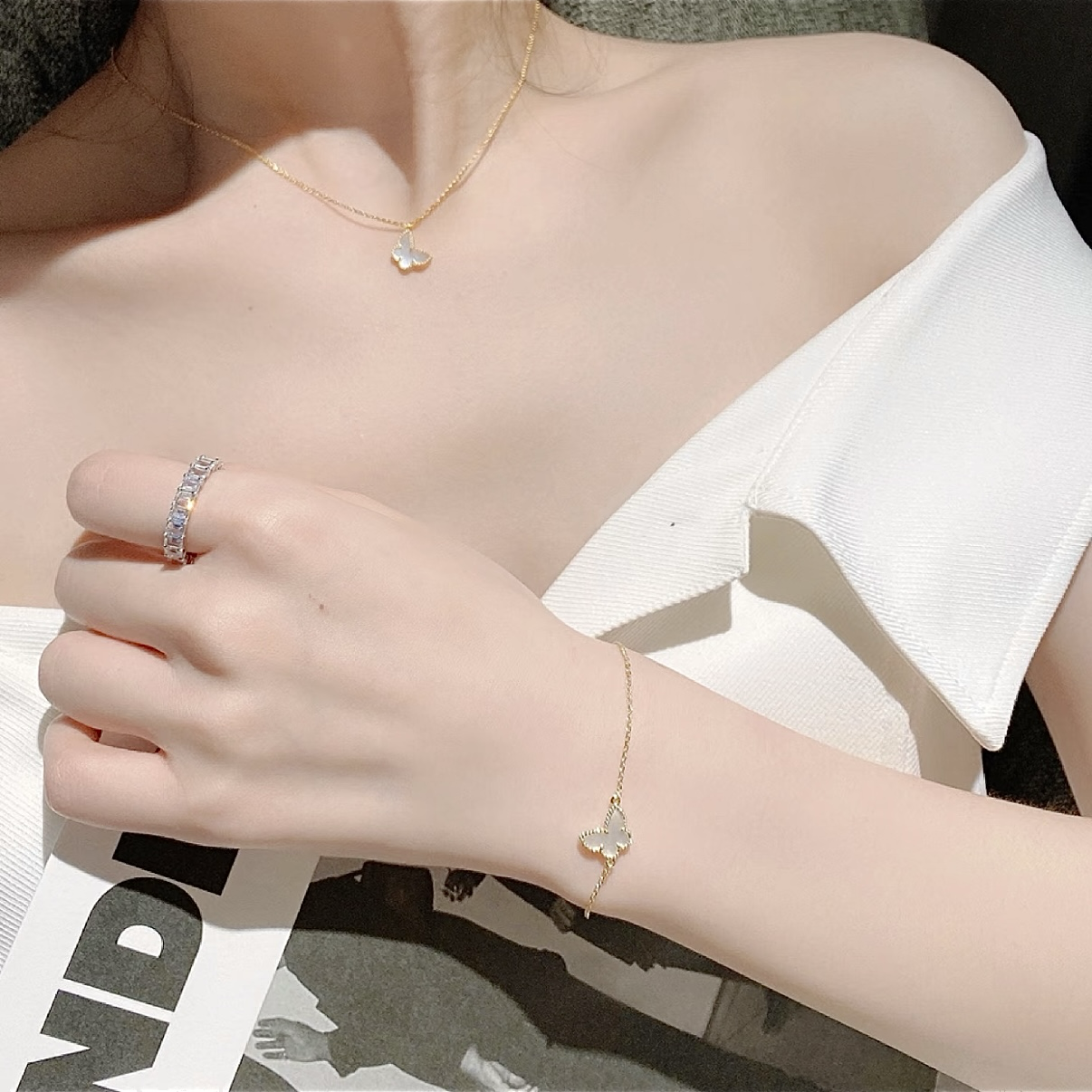 18k”va mini母貝小蝴蝶高奢定製手鍊