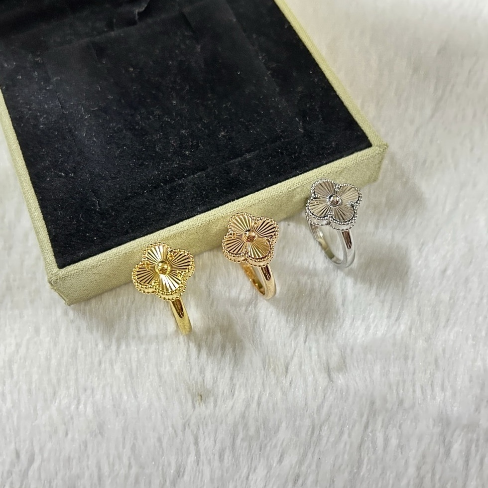 18k”va 經典激光雷射帶鑽四葉草戒”高奢定製全系列