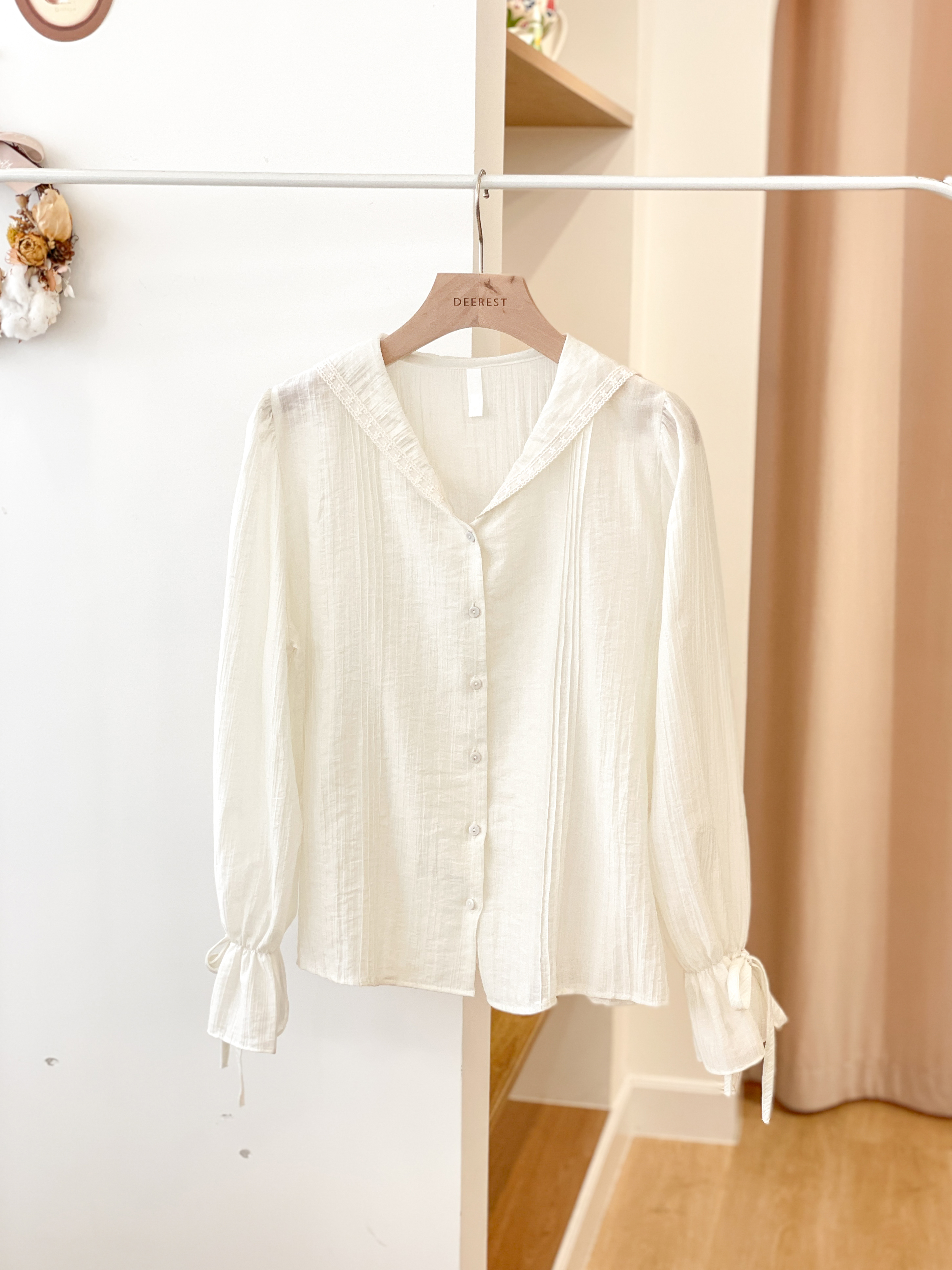 T1489 Vega Lace Tie Sleeves Blouse