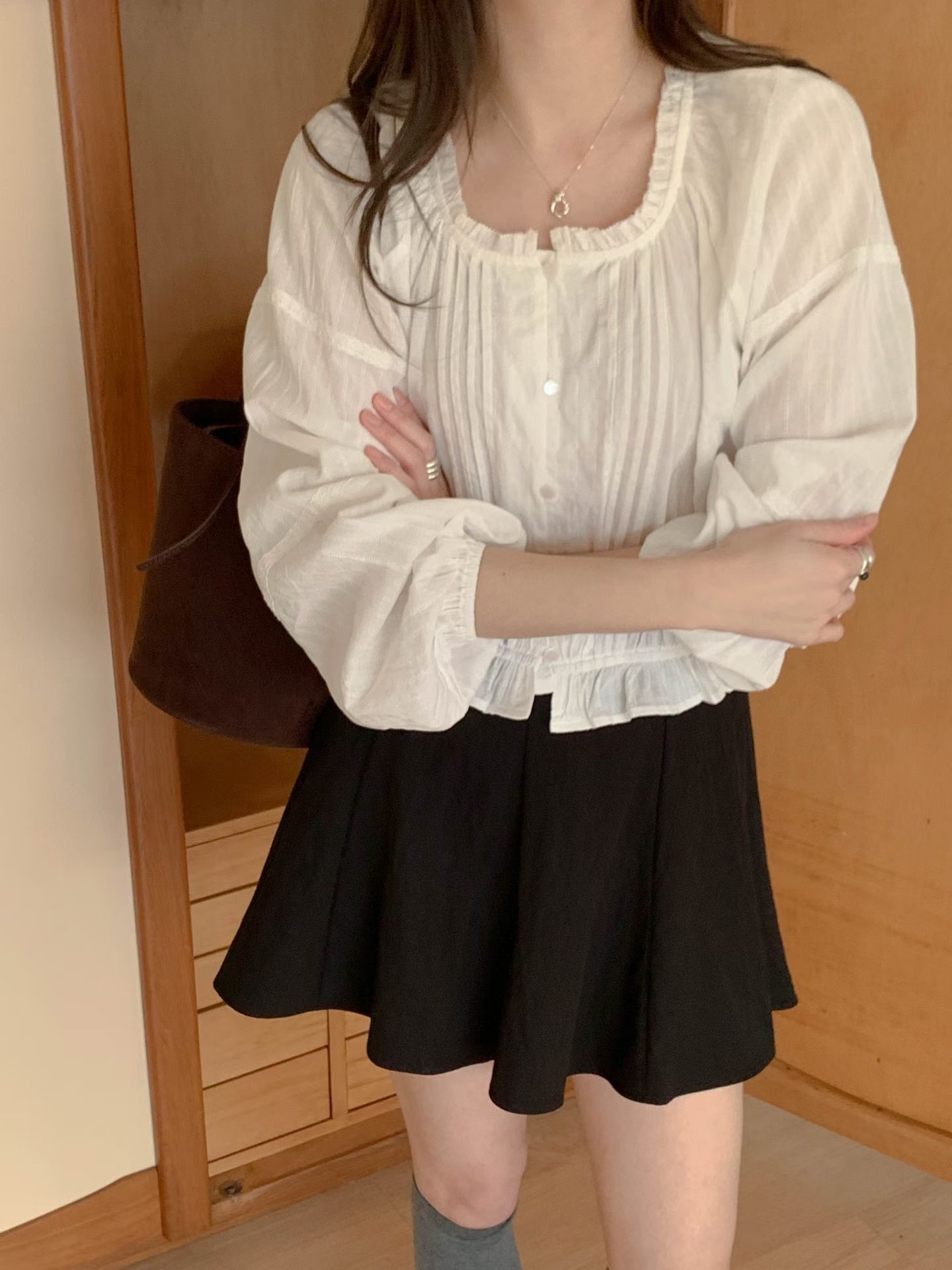 Daily pleated laying blouse