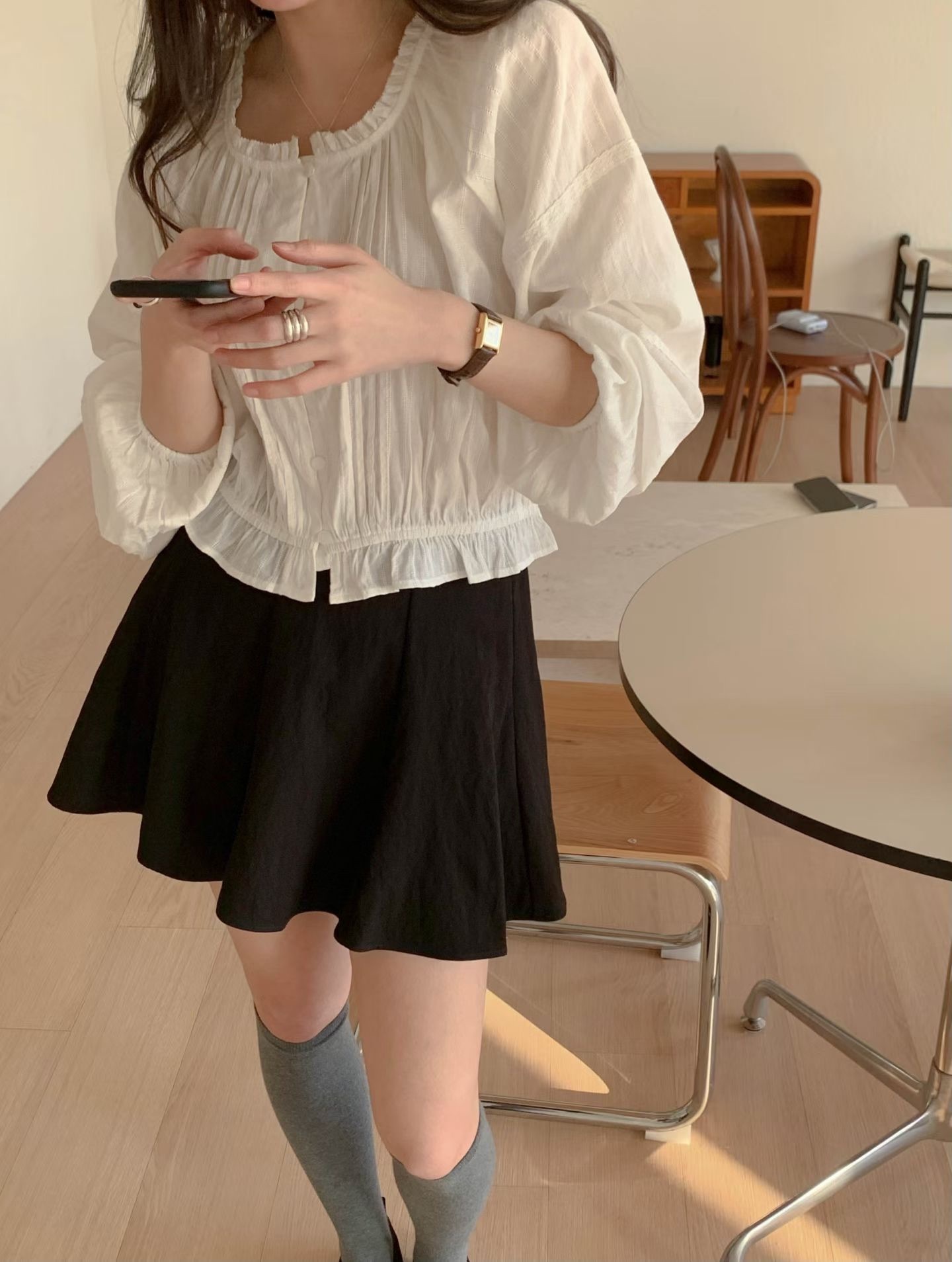 Daily pleated laying blouse