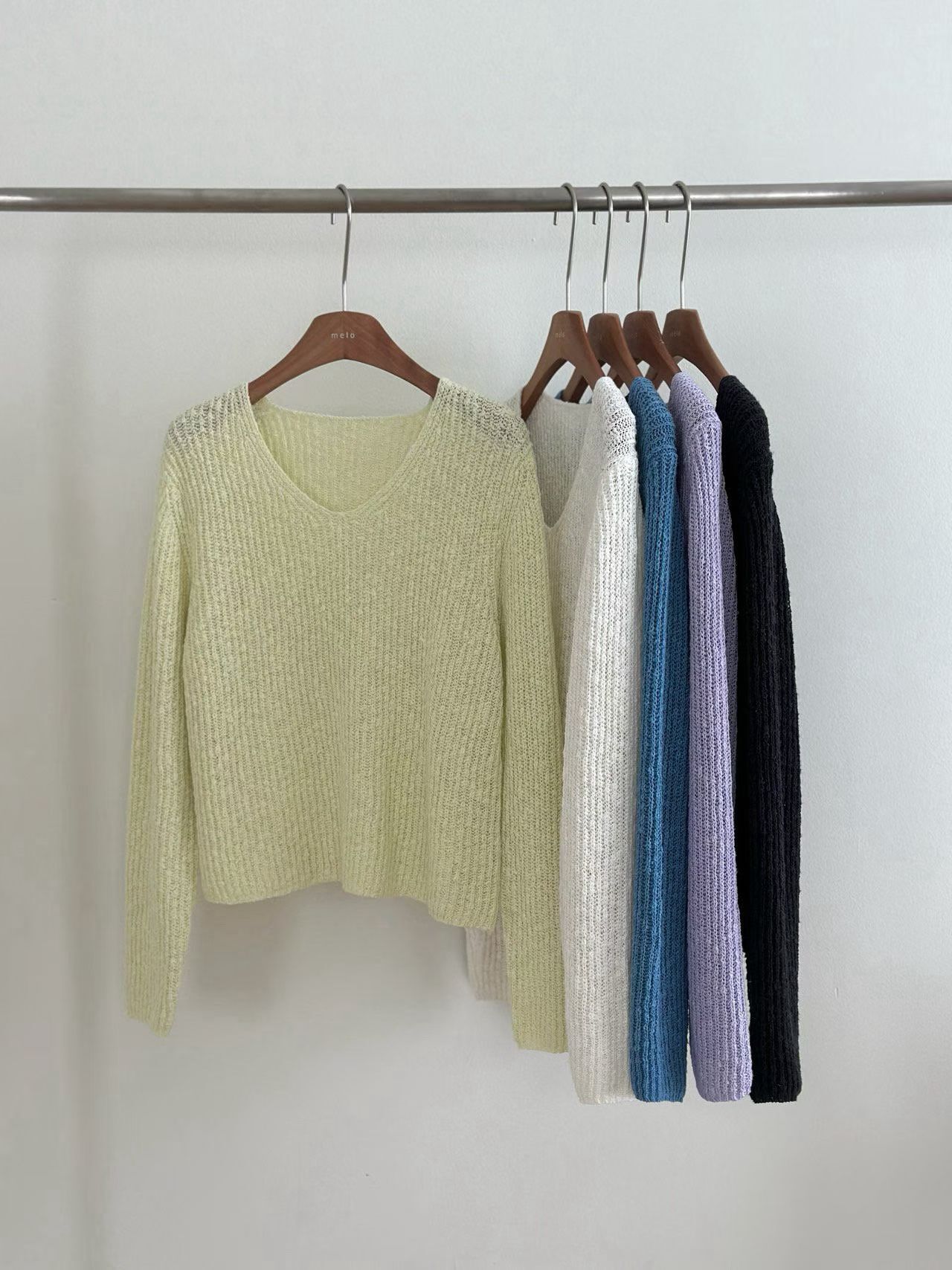 ML6017 V領微透針織衫