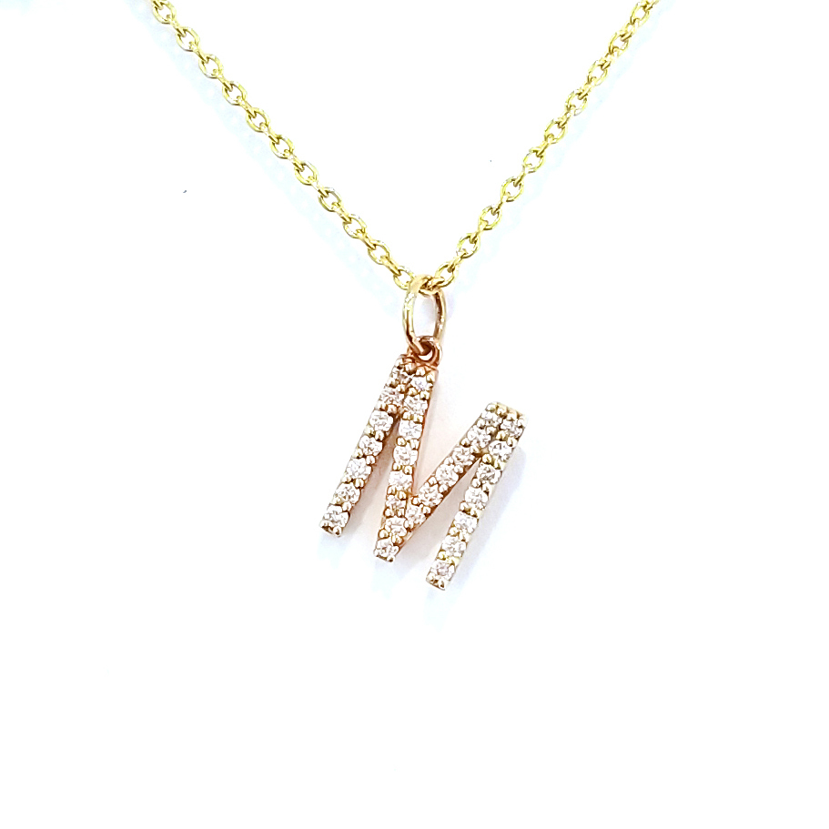 18K白金原色天然鑽石字母吊墜-M