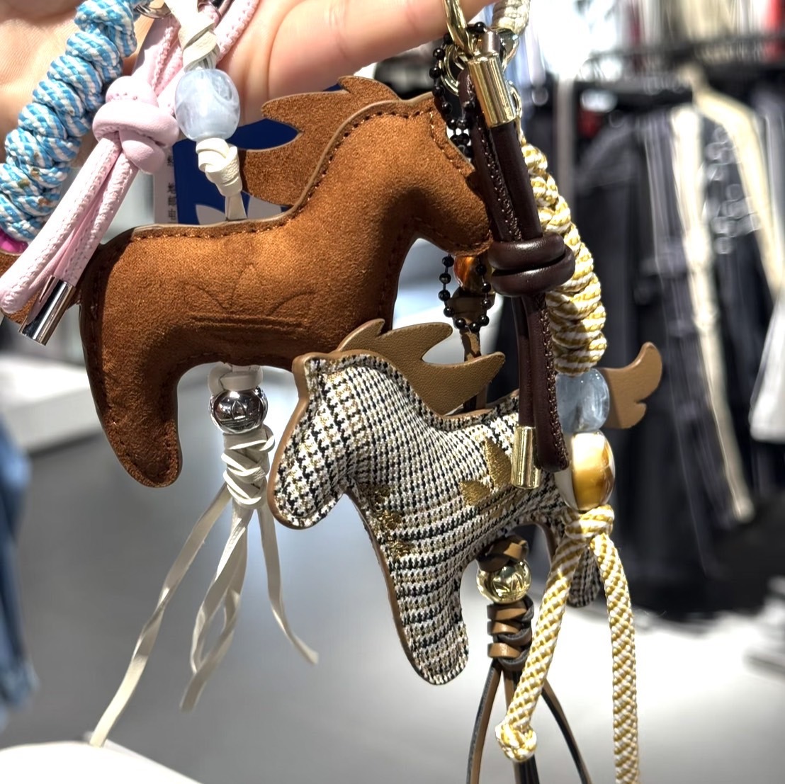 【Luxury】現貨 ADIDAS Originals 小馬吊飾 雙面造型 吊扣 造型墜飾