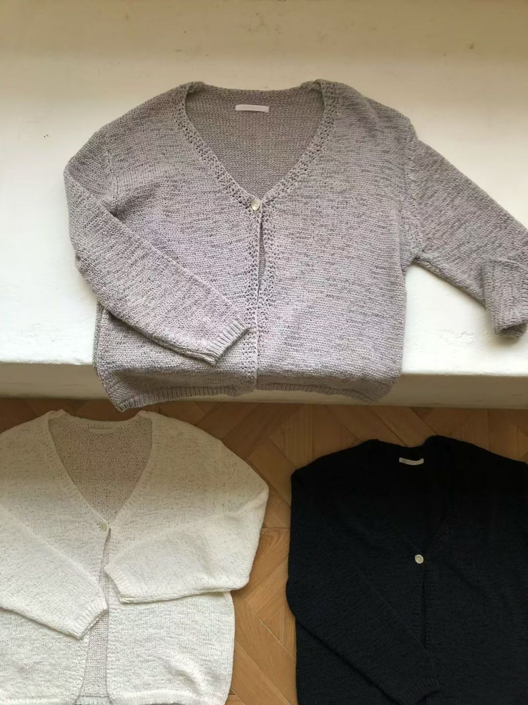 LR6011 V領針織外套