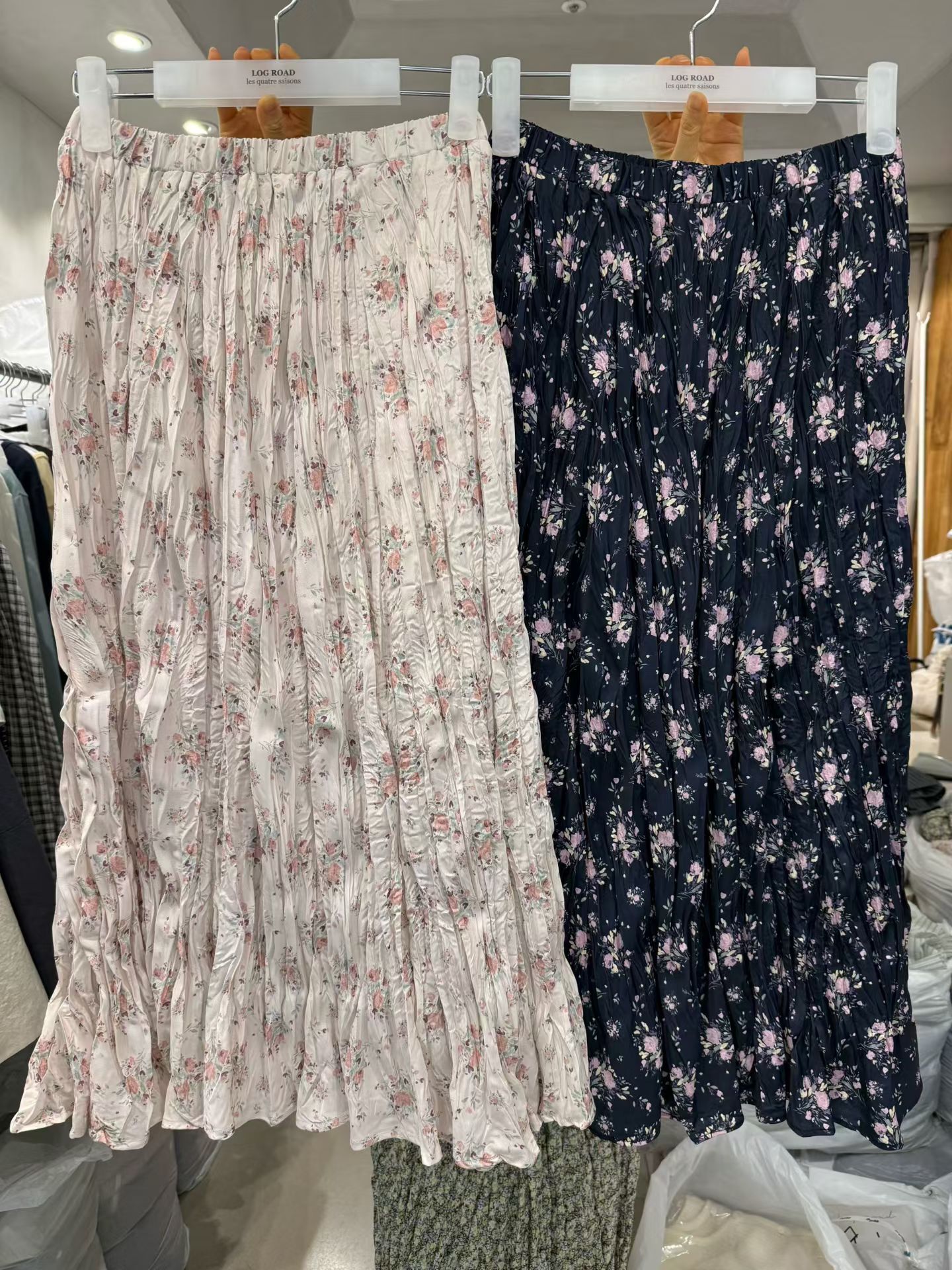 LR6012 鬆緊皺褶印花長裙