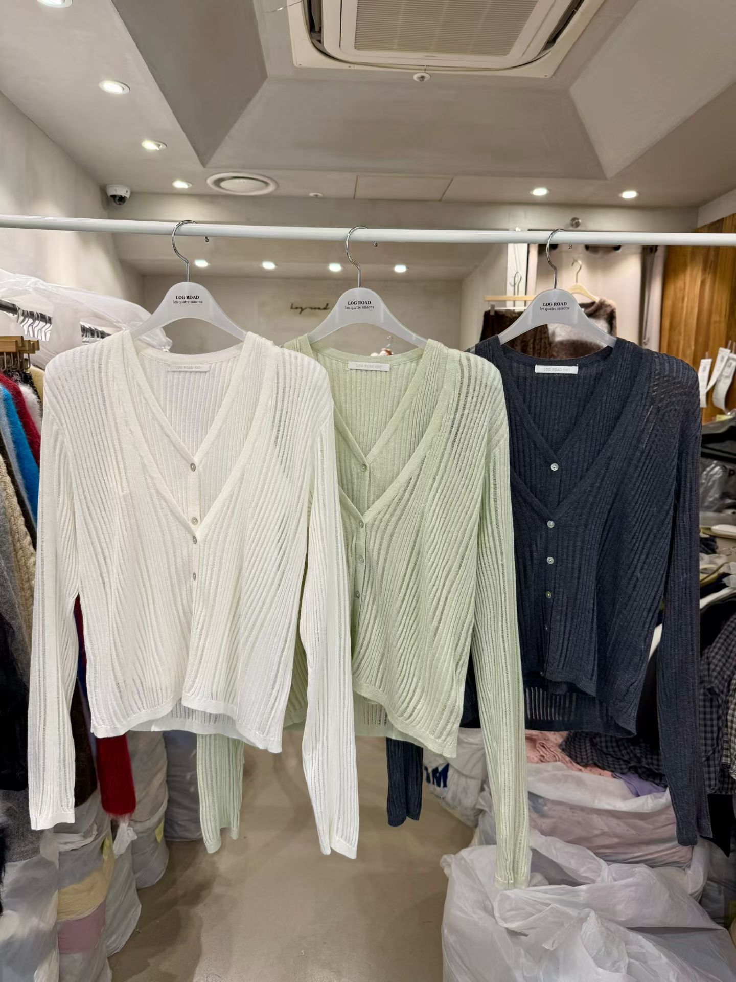 LR6015 細紗坑紋薄針織外套