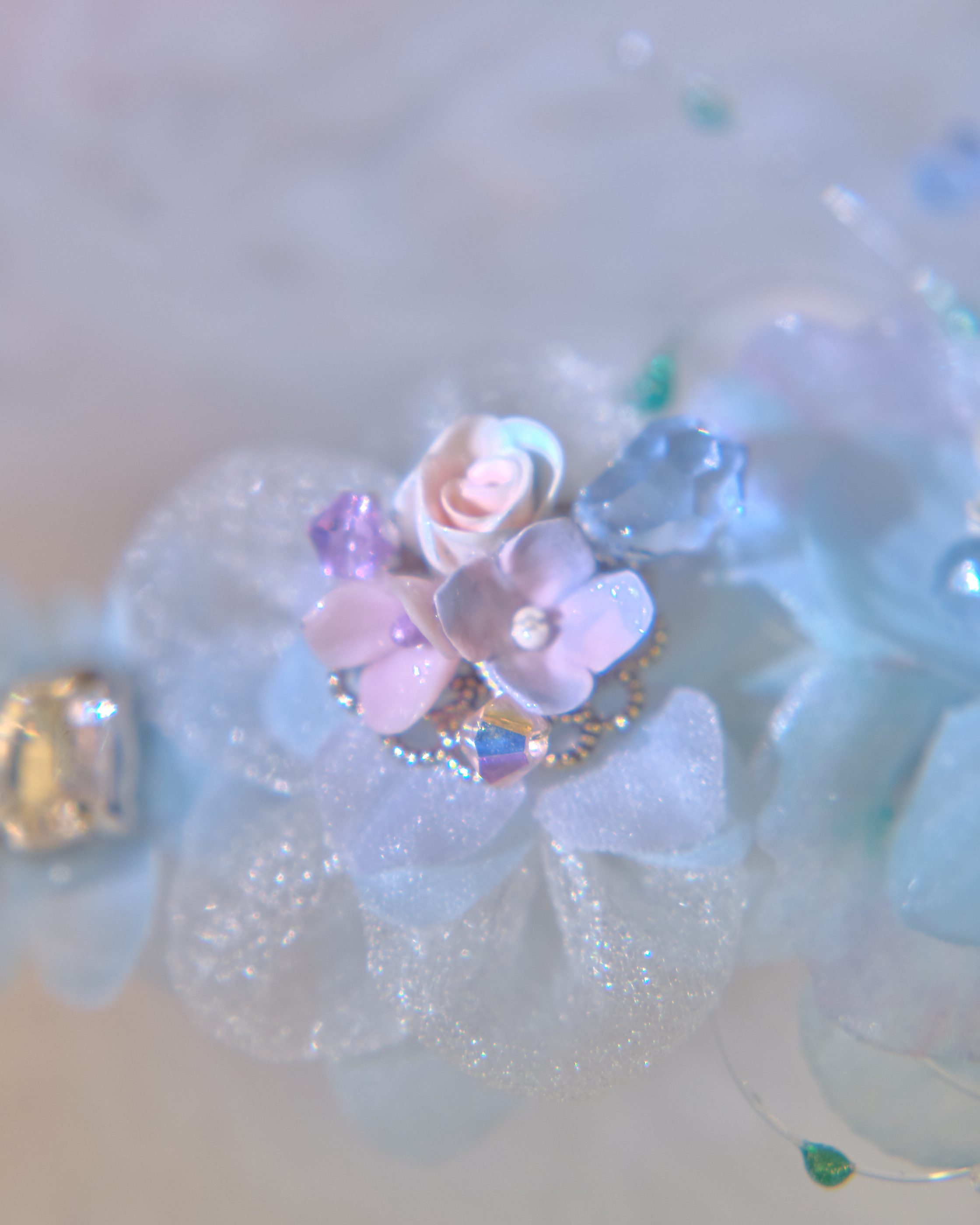 13435 Resin Eternal Bloom Tassel Clip