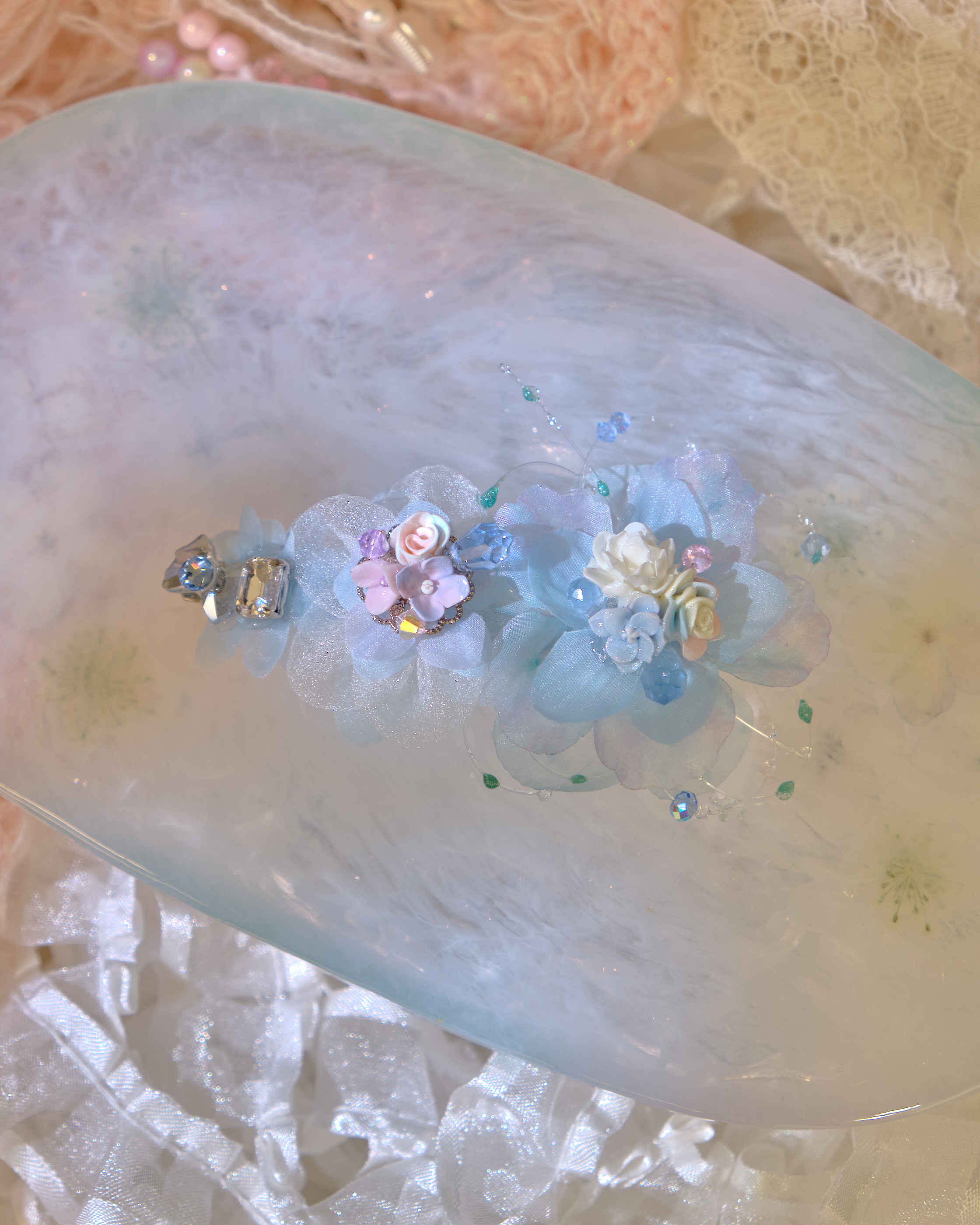 13435 Resin Eternal Bloom Tassel Clip