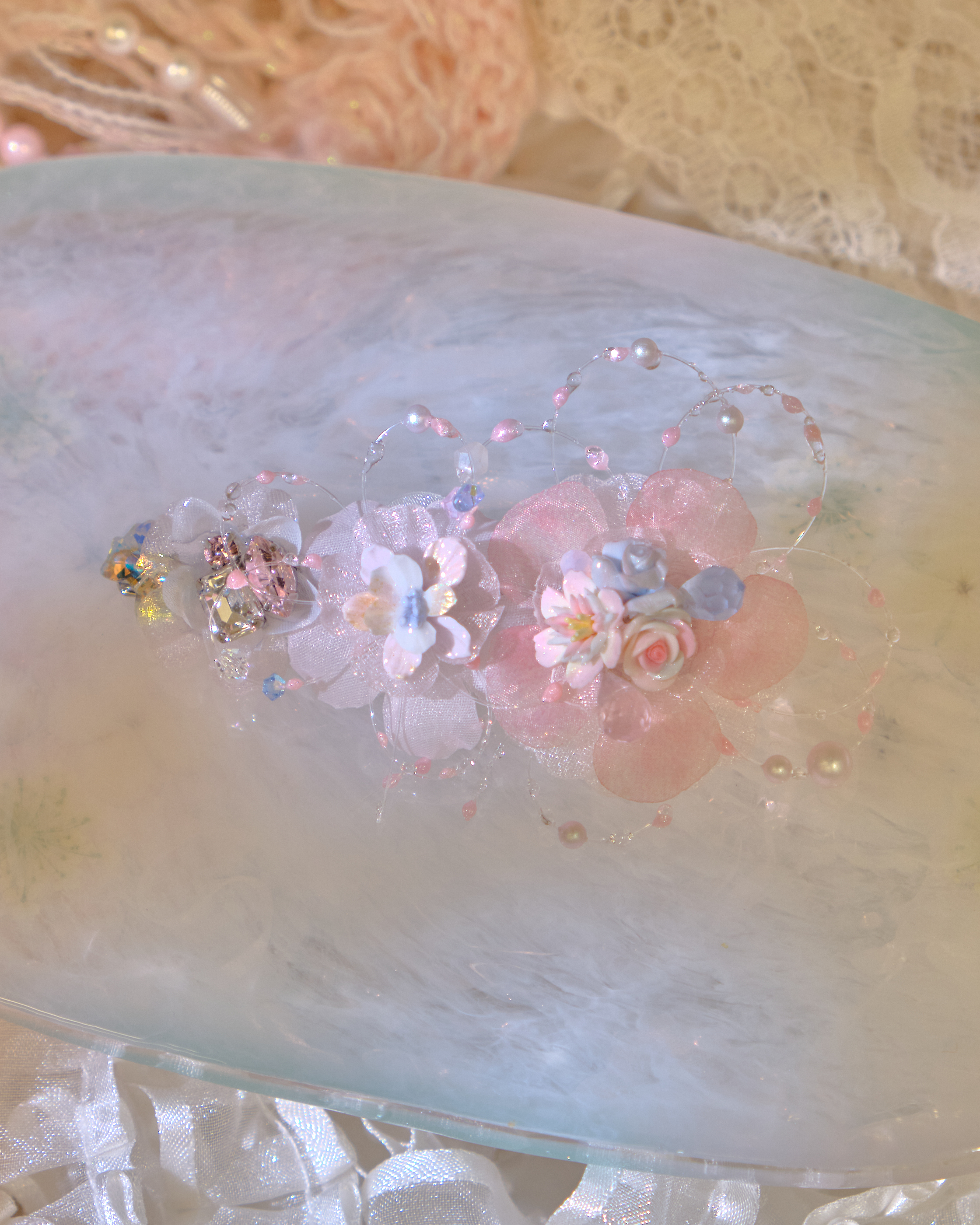 13434 Resin Eternal Bloom Tassel Clip