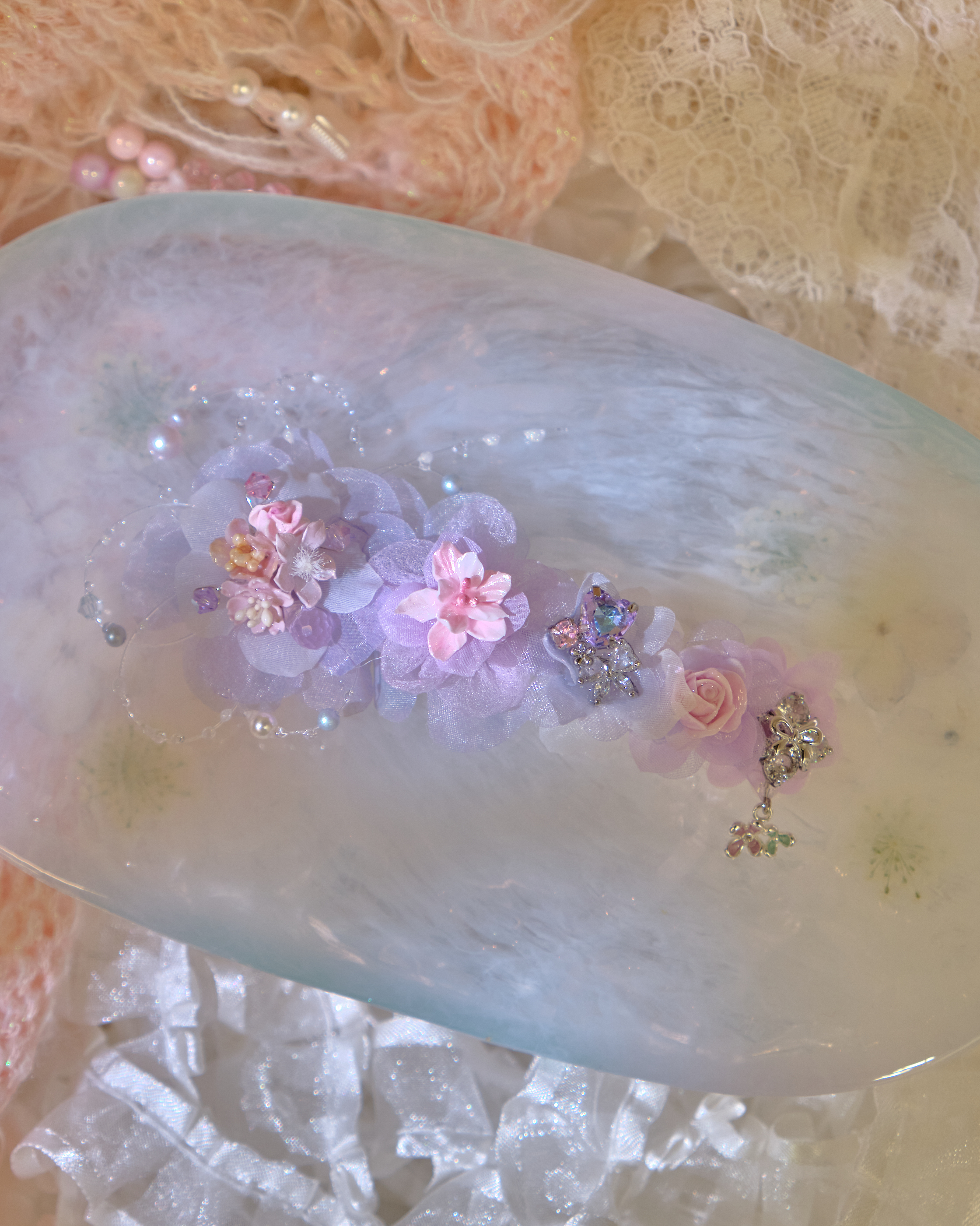 13433 Resin Eternal Bloom Tassel Clip