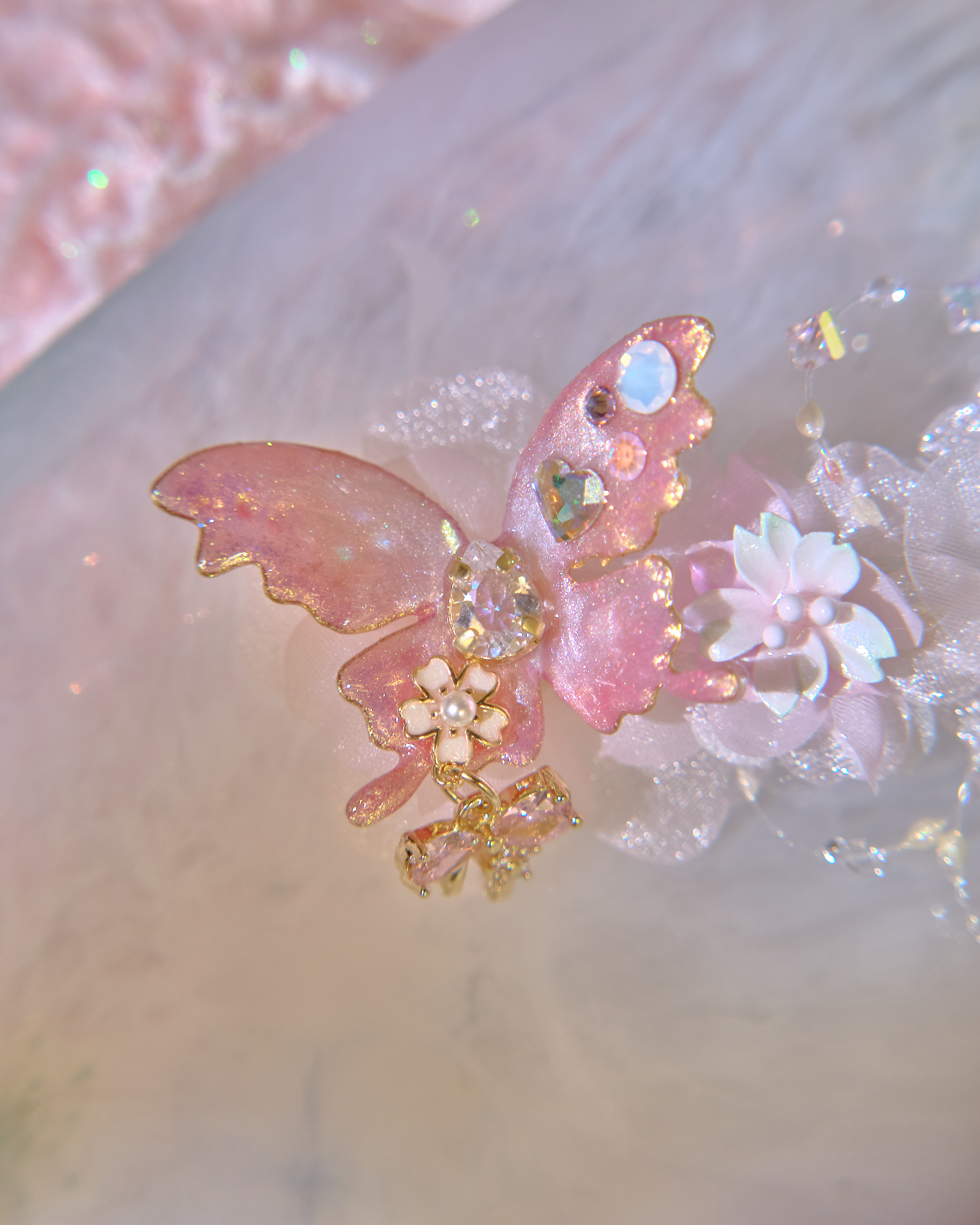 13432 Resin Eternal Bloom Tassel Clip