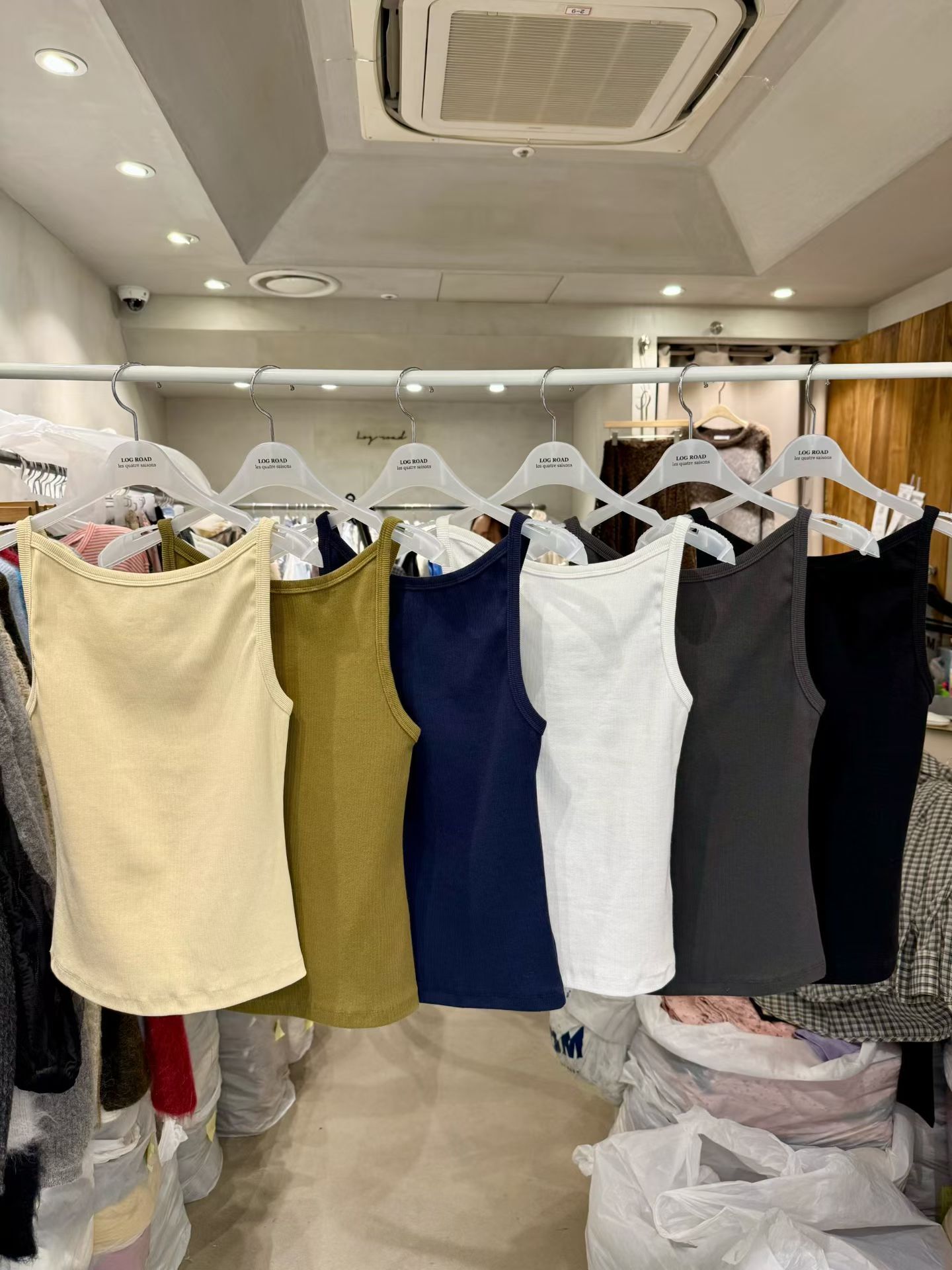 LR6021 簡約百搭削肩背心