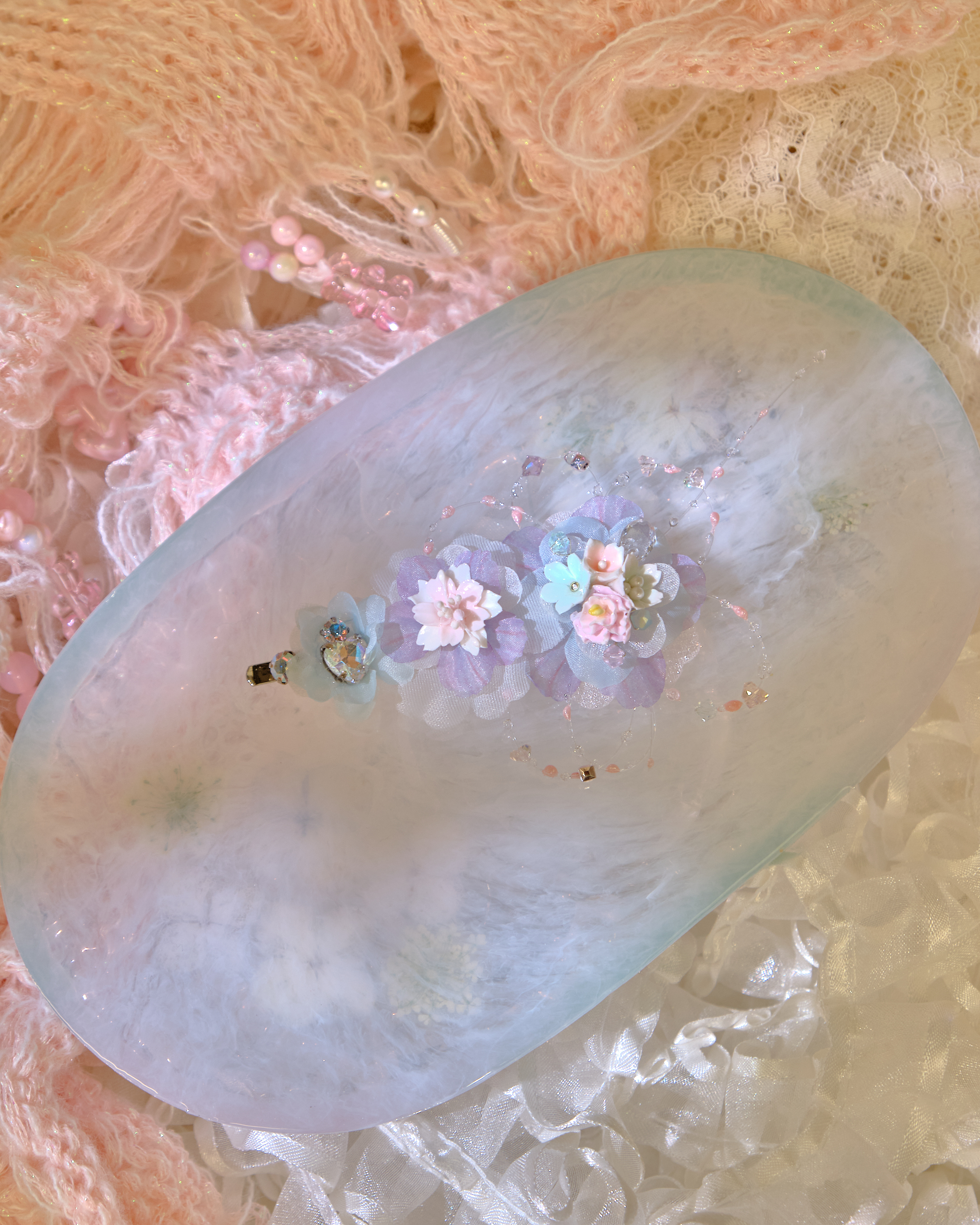 13430 Resin Eternal Bloom Tassel Clip