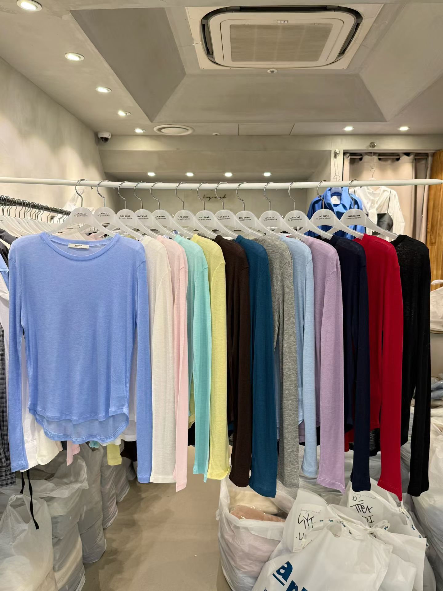 LR6043 弧形下擺素色薄長袖