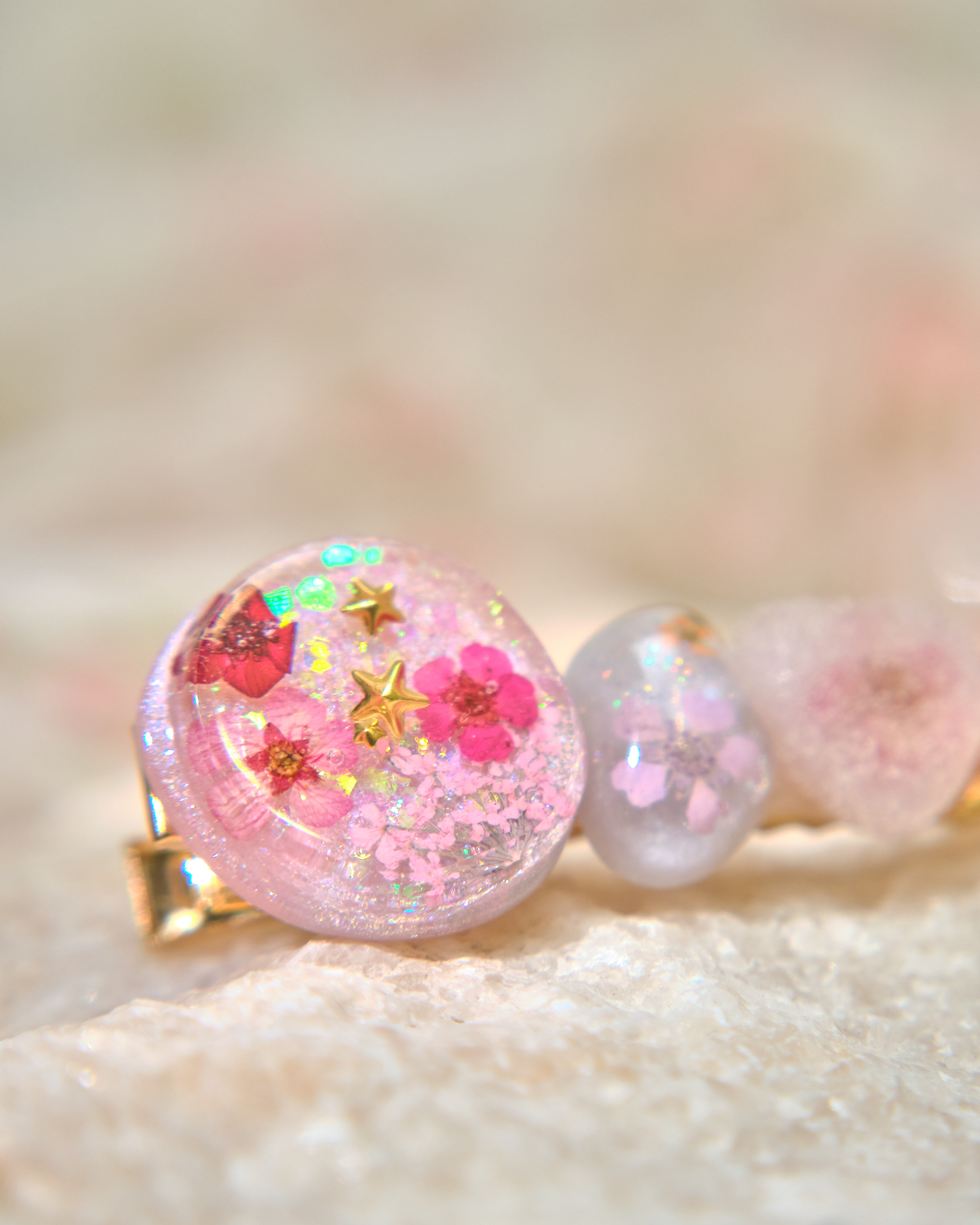 13399 Glittery Eternal Petal Epoxy Resin Hair Clip