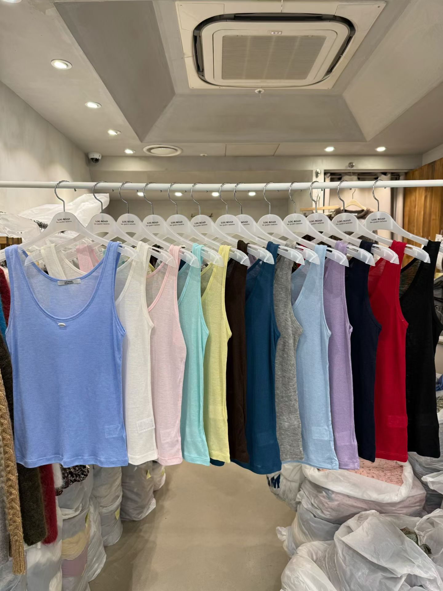 LR6042 極簡無袖背心