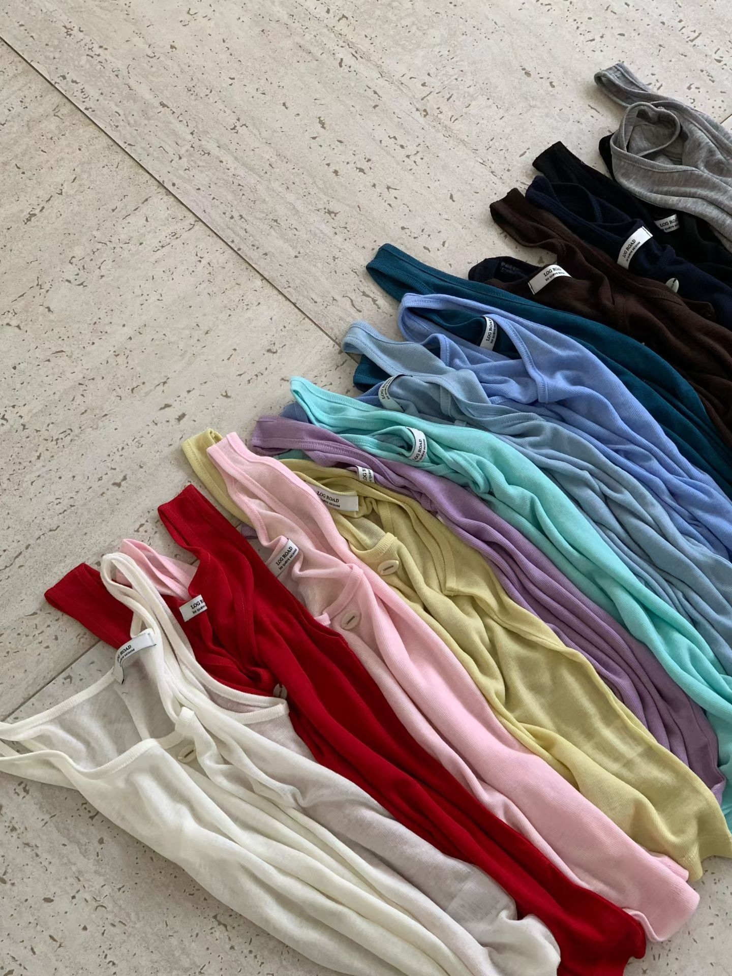 LR6042 極簡無袖背心