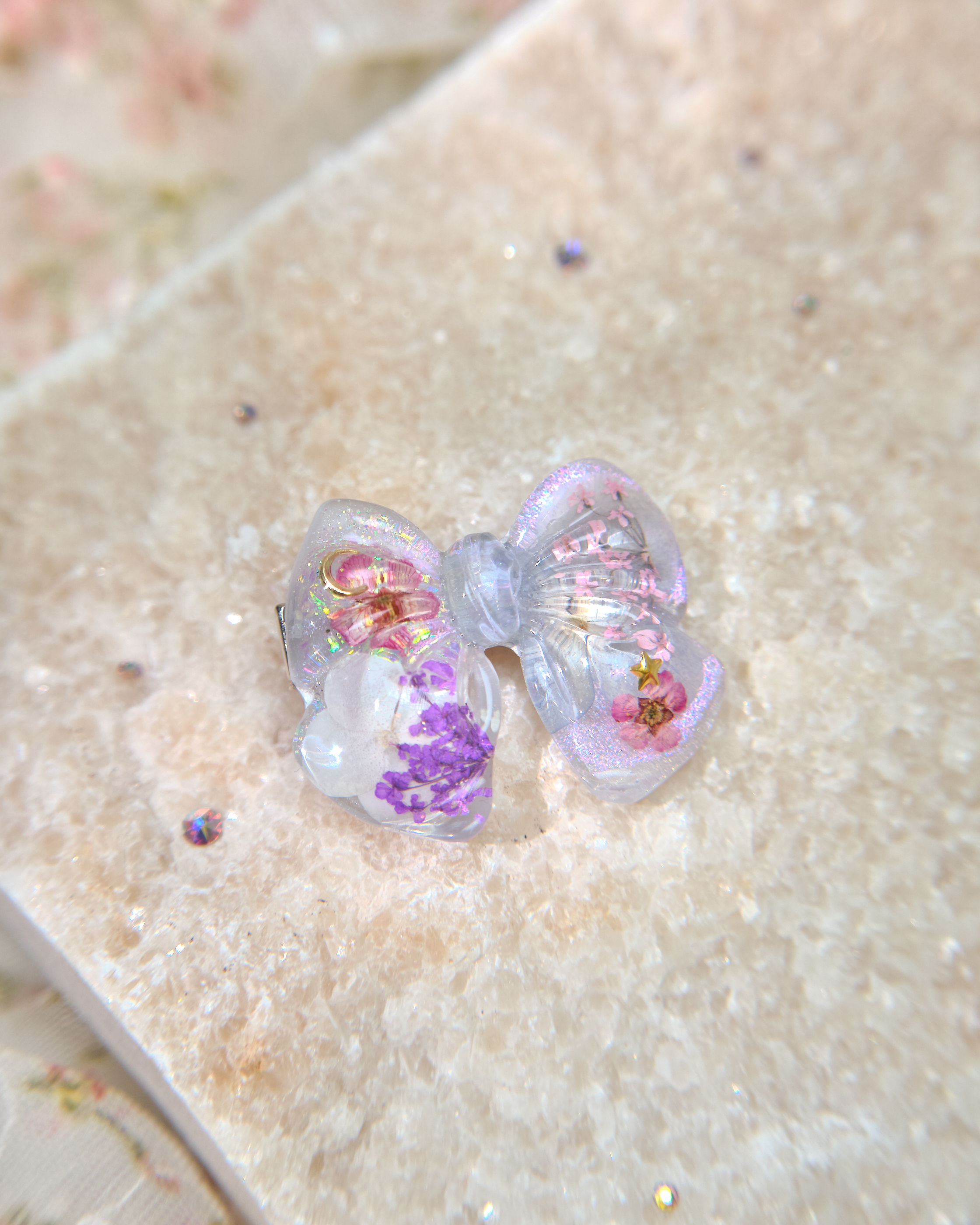 13382 Glittery Eternal Petal Epoxy Resin Hair Clip