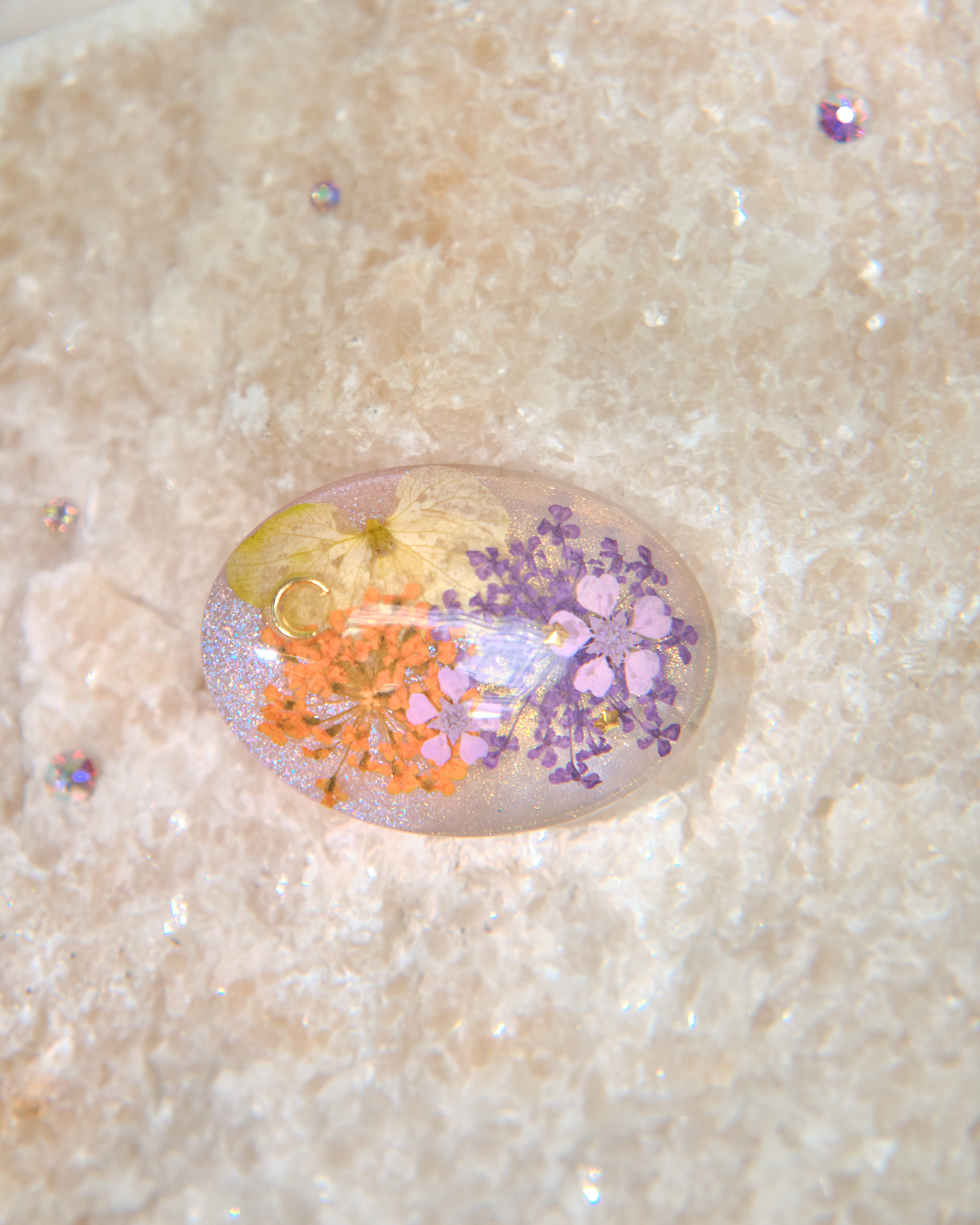 13379 Glittery Eternal Petal Epoxy Resin Hair Clip