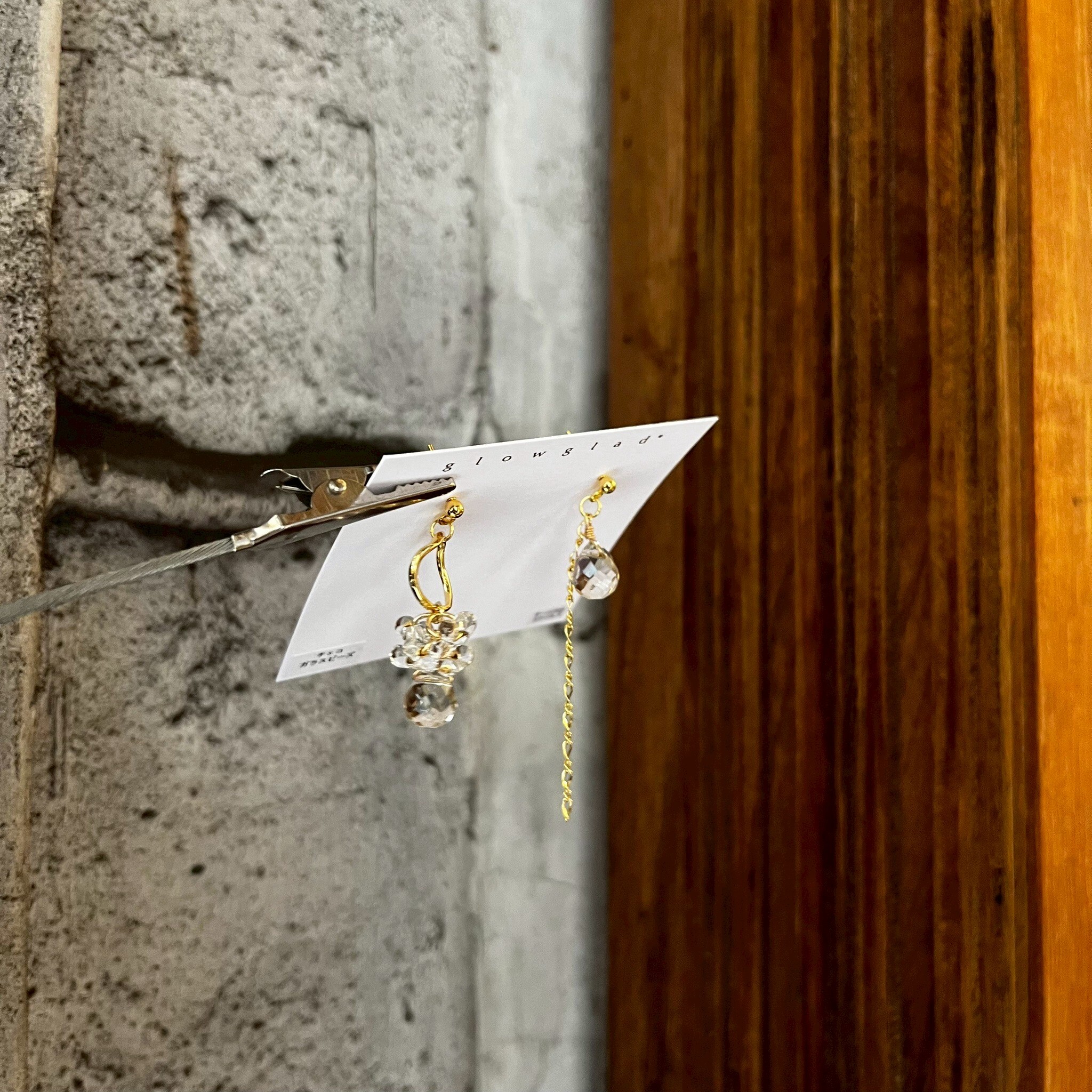 [glowglad] 水滴玻璃不對稱耳環 | 耳針 | NO.120