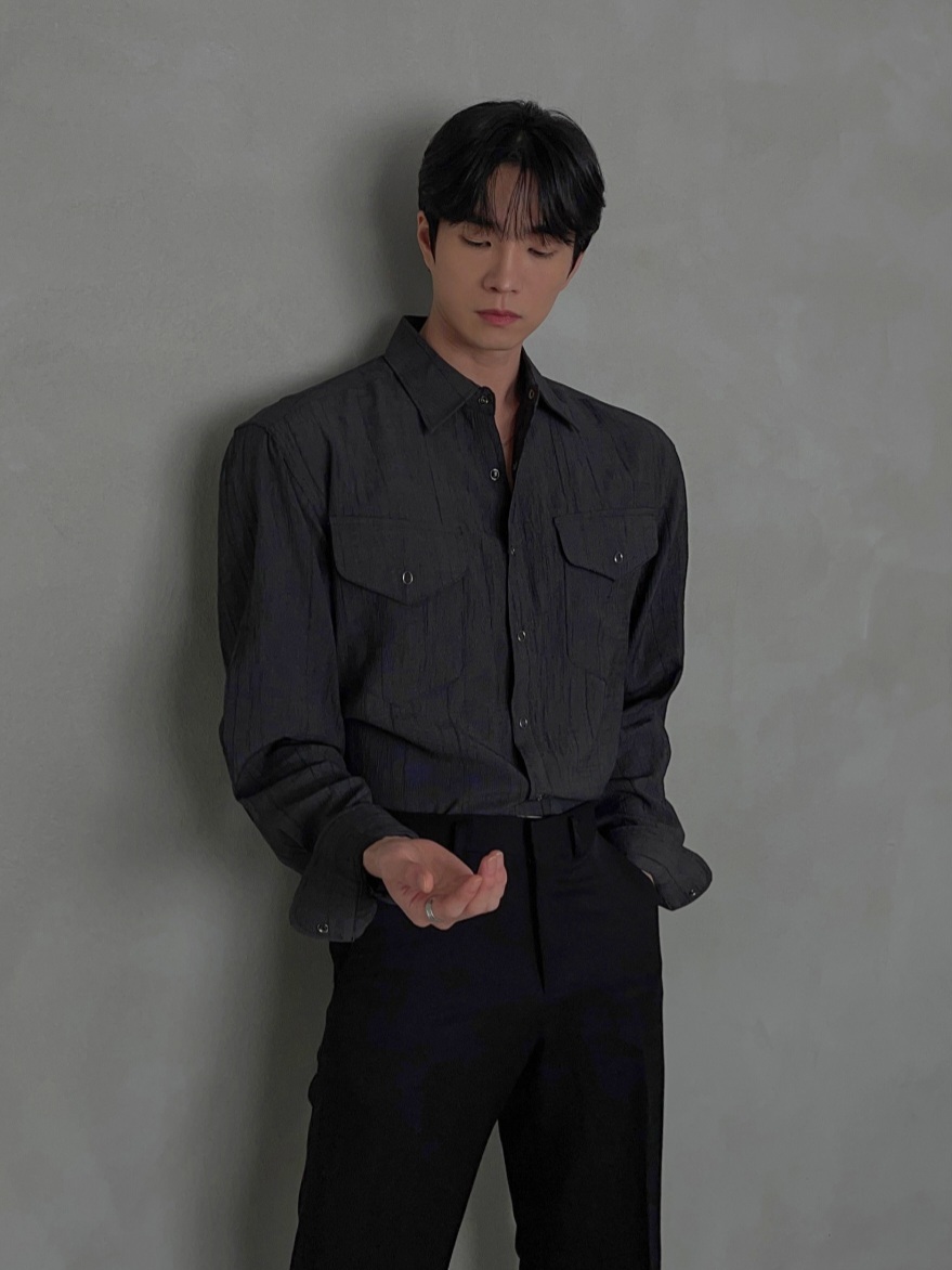 Epple 褶皺雙口袋襯衫