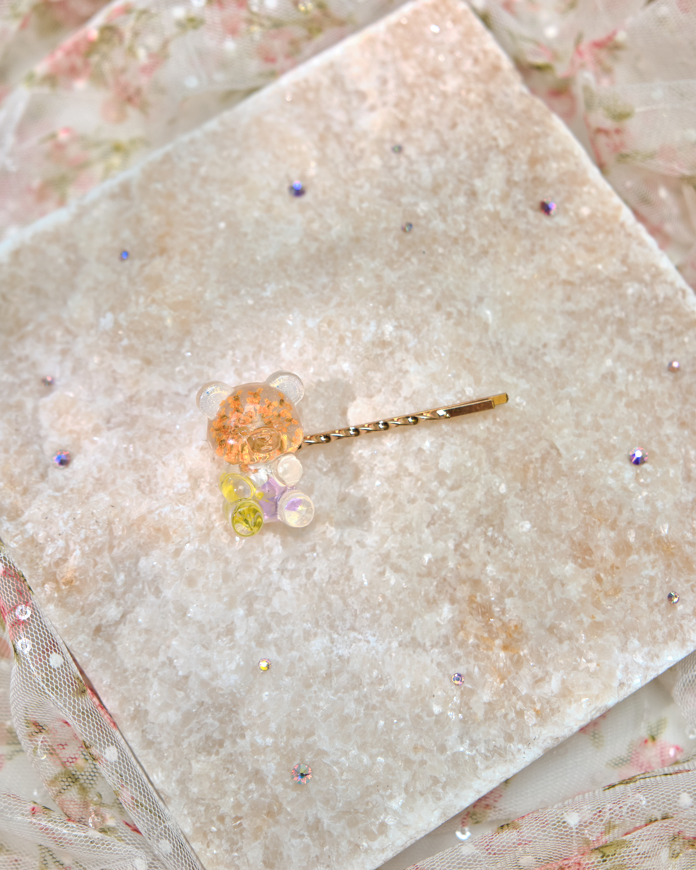 13367 Glittery Bear Eternal Petal Epoxy Resin Hair Clip