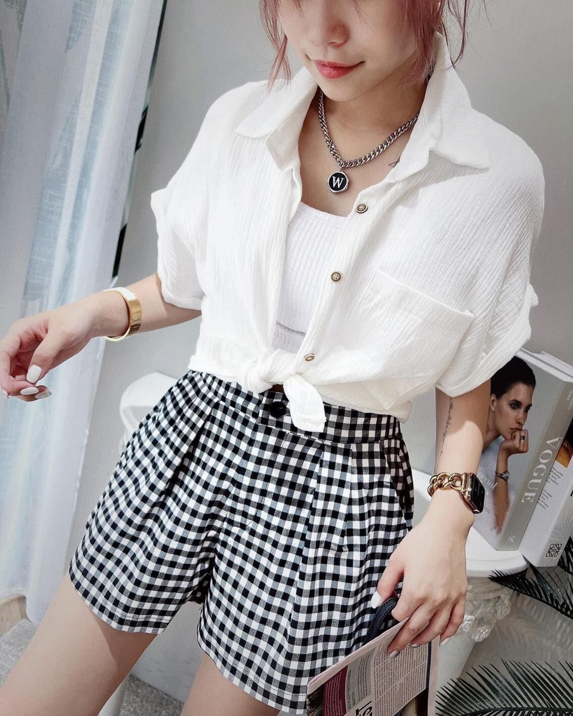 【顯瘦修身的前打褶格紋短褲】（現貨）