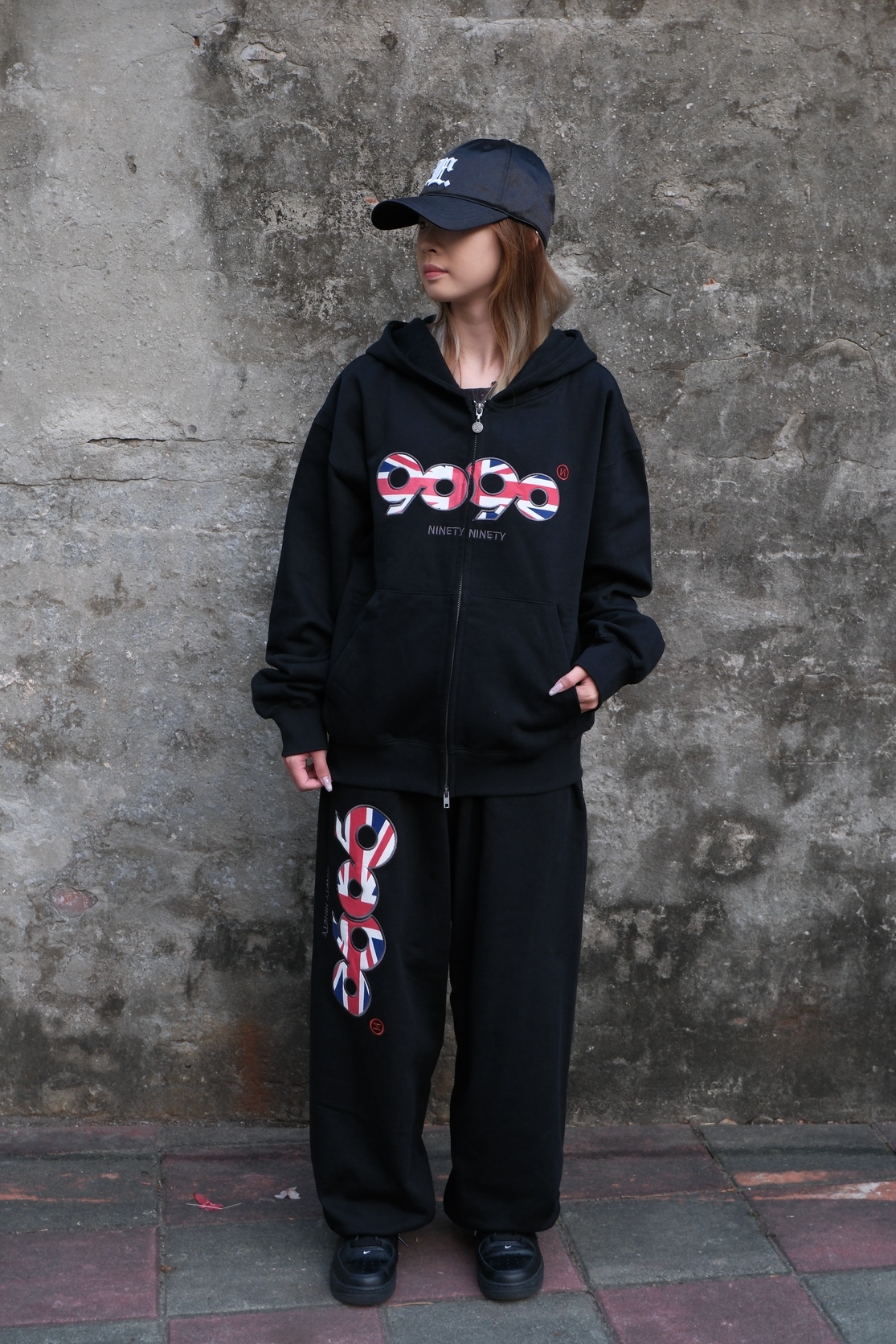 9090 NN2188 鱷魚紋 / 英國國旗 / 黑粉鑽 連帽外套