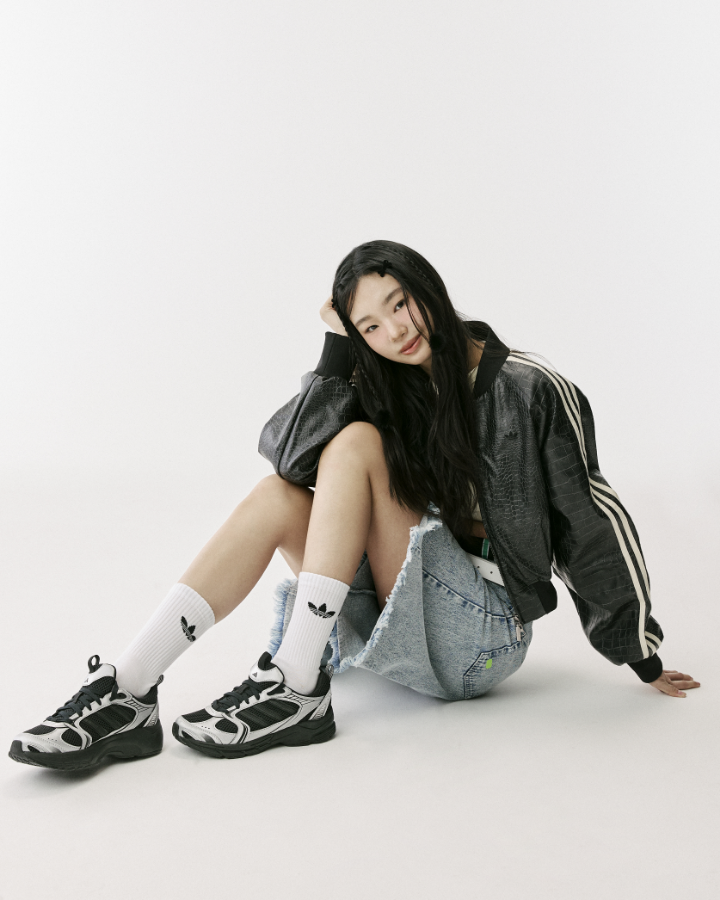 ADIDAS ECLYPTAIN Y2K跑鞋 銀黑 LNGSHOT著用