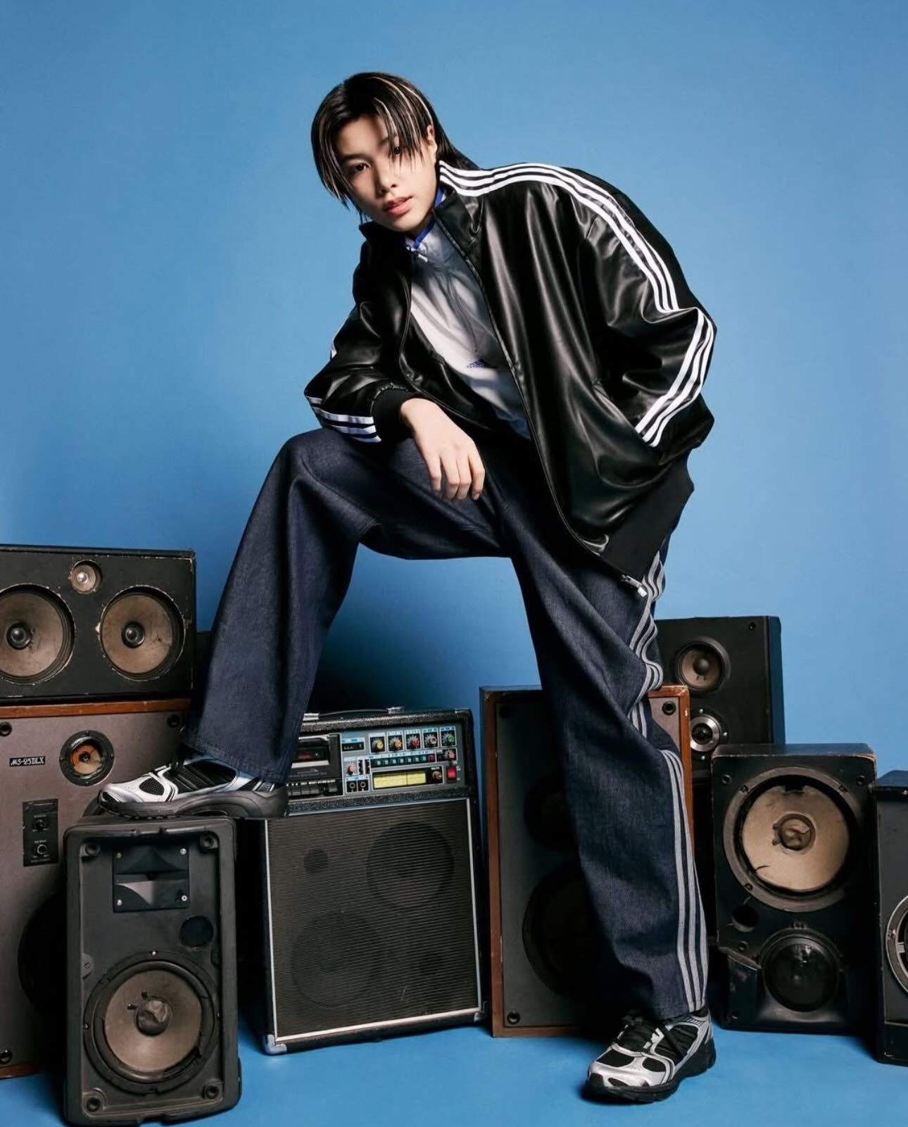 ADIDAS ECLYPTAIN Y2K跑鞋 銀黑 LNGSHOT著用