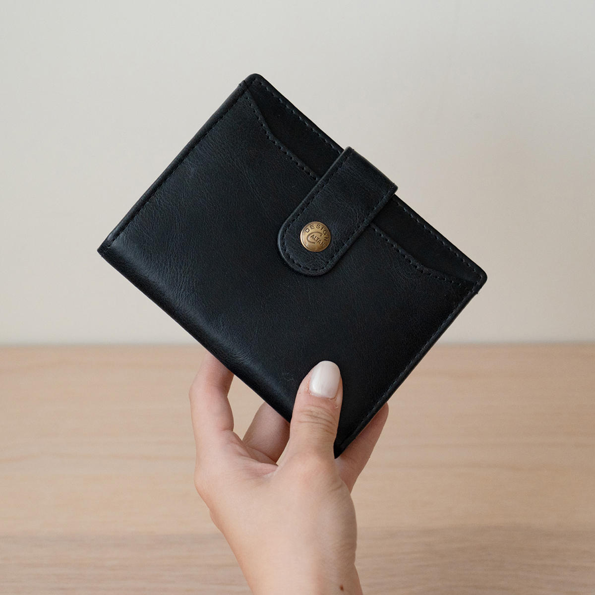 『新品上市』老爺有喜  真皮英倫風雙釦式多功能中夾 (074351bk)