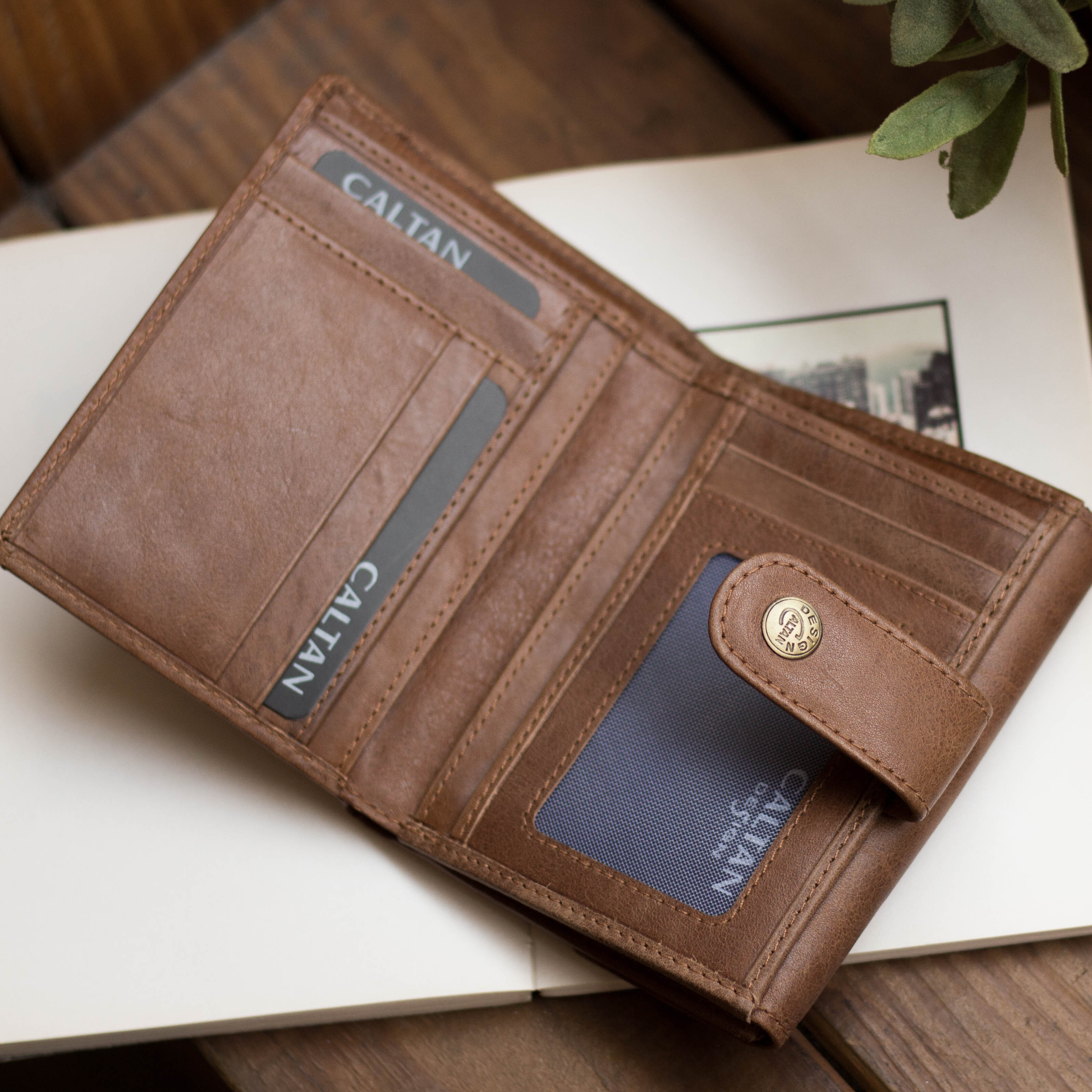 『新品上市』老爺有喜  真皮英倫風雙釦式多功能中夾 (074351lt)