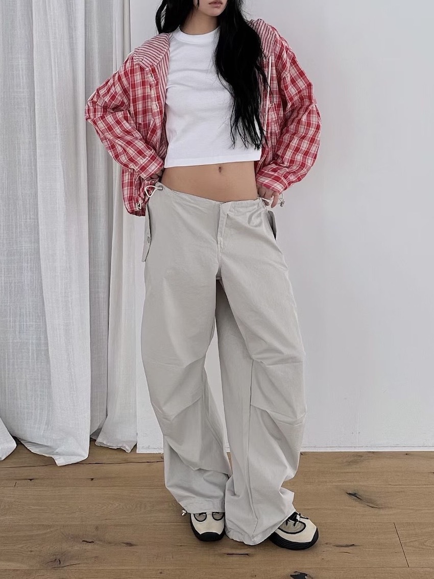 elastic waist knee ruched cargo trousers in LIGHT GRAY