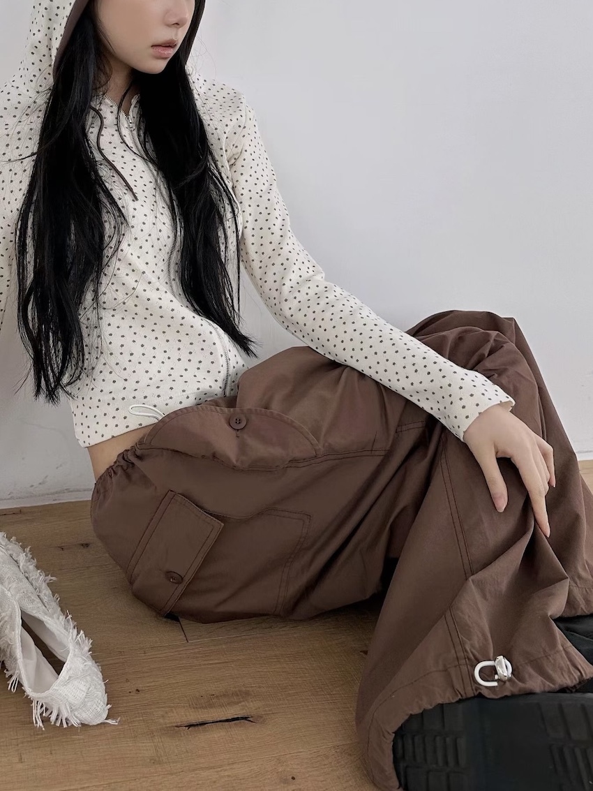elastic waist knee ruched cargo trousers in EARTH TONES