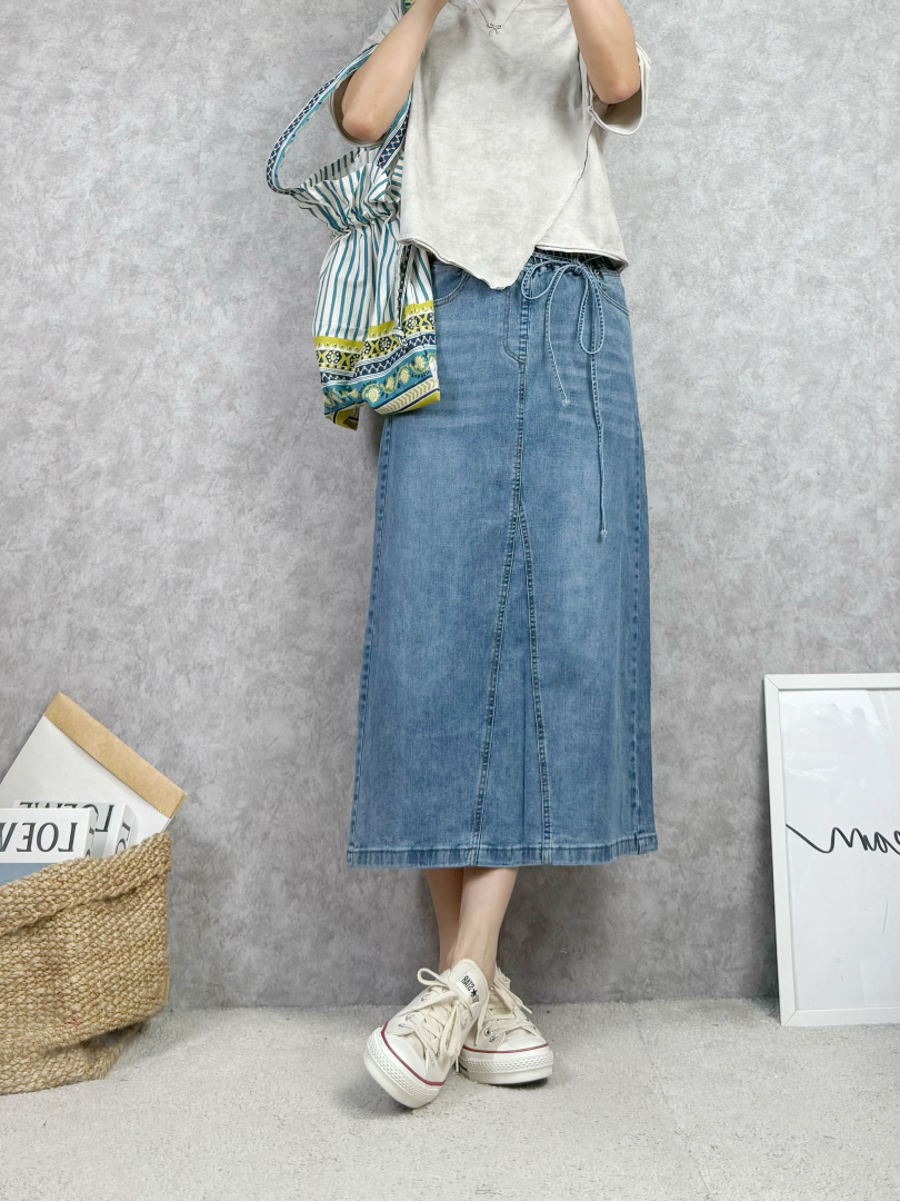 不用太多搭配就很好看的A字牛仔裙