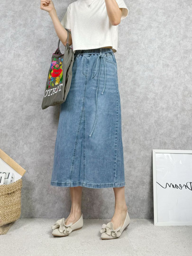 不用太多搭配就很好看的A字牛仔裙