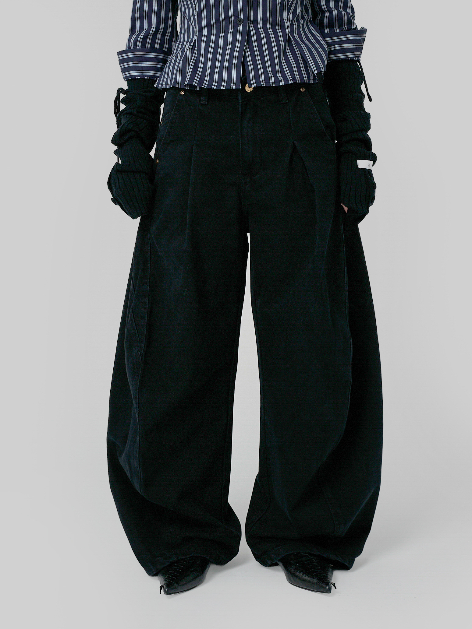 U面寬版打折長褲-黑