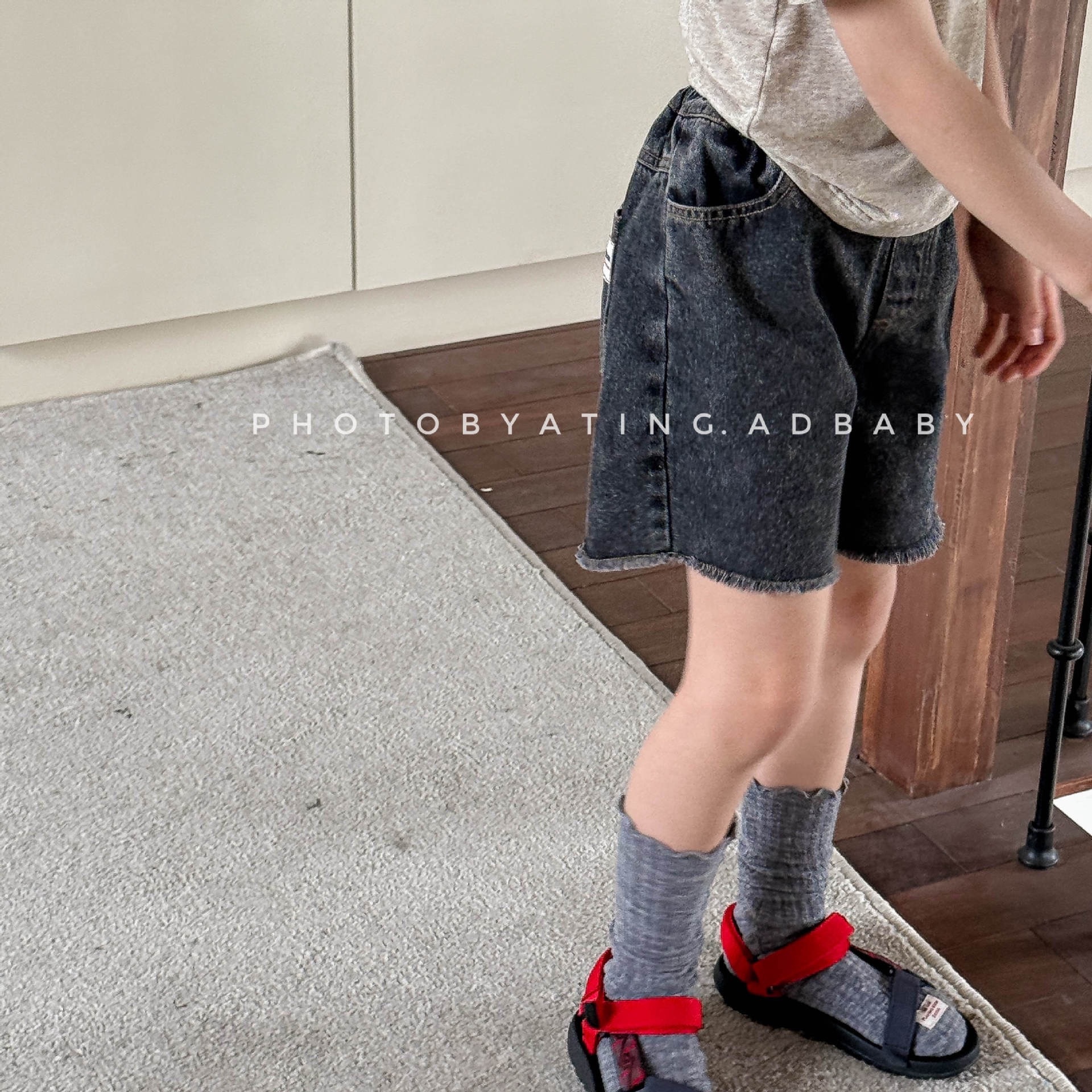 兩色不修邊牛仔短褲