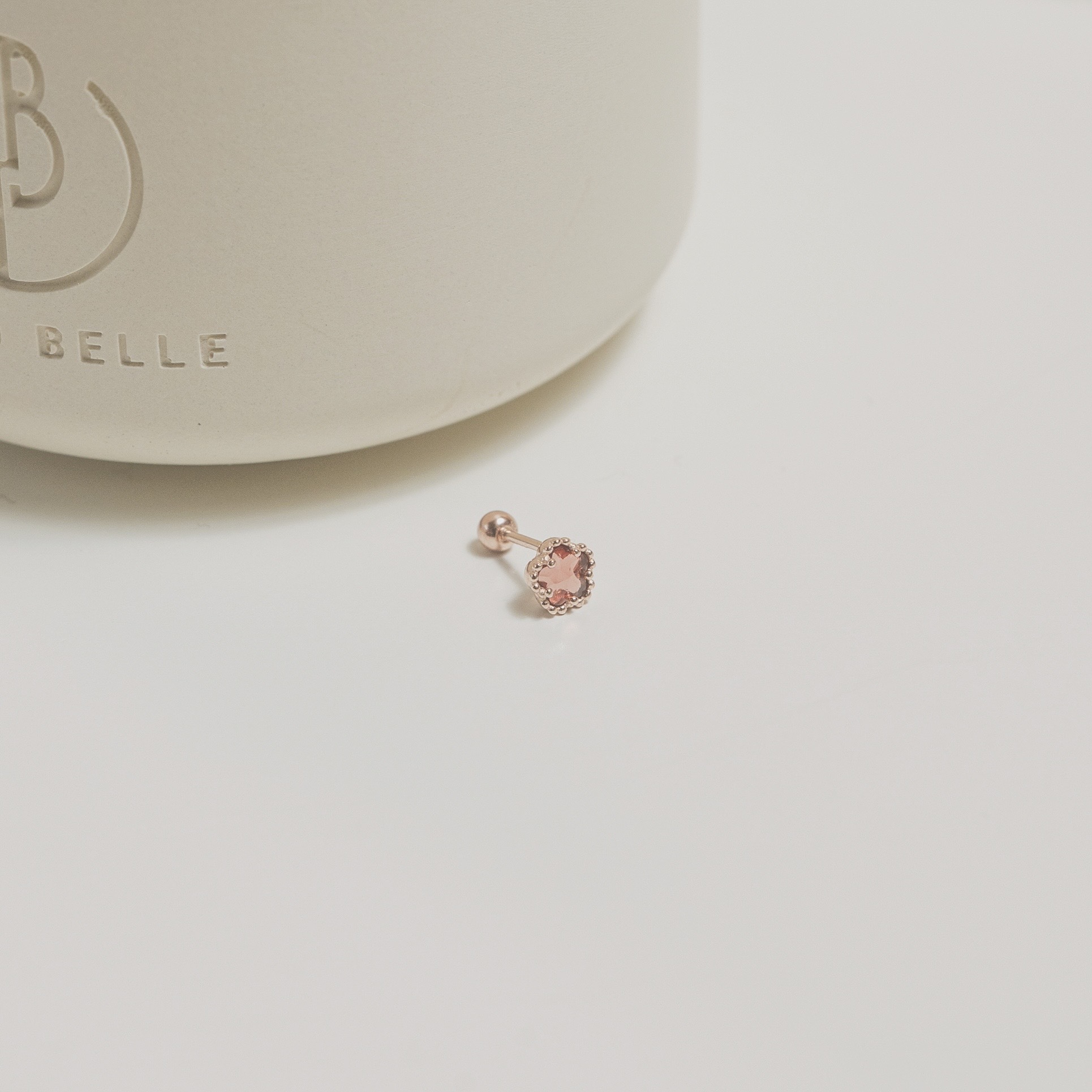 滾珠邊小花石榴石轉珠耳環