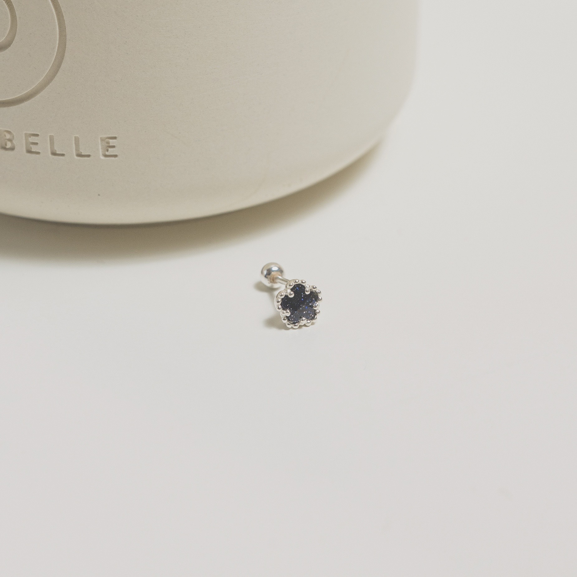 滾珠邊小花藍砂石轉珠耳環