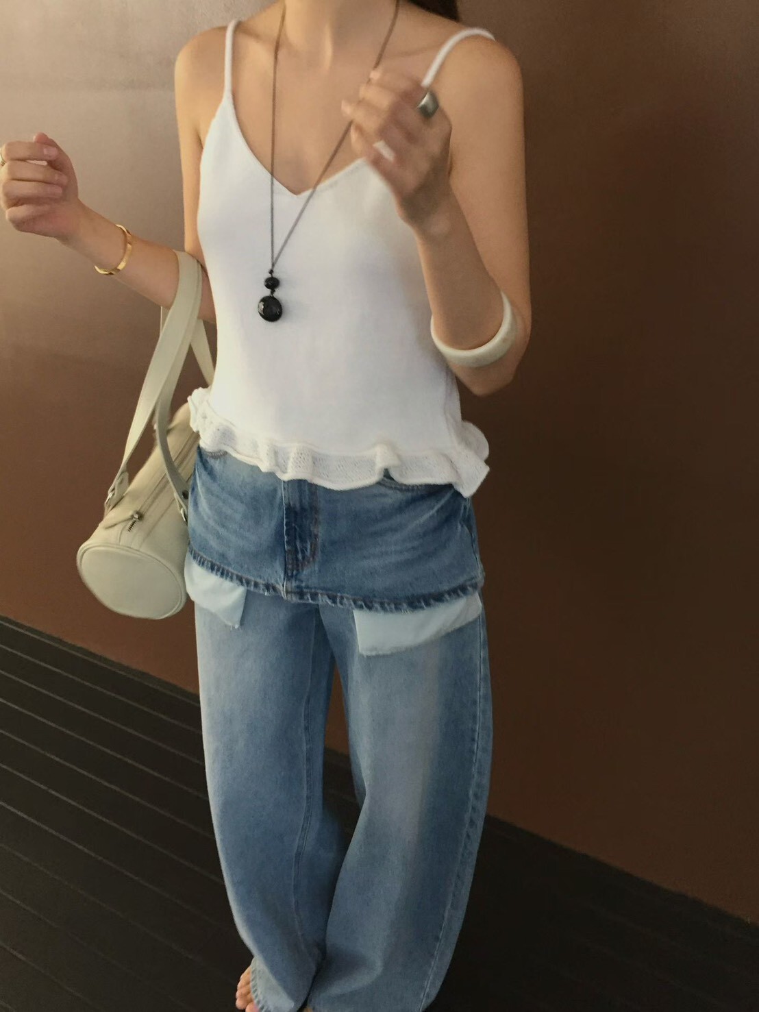 #AF54下擺木耳針織背心(黑/白)