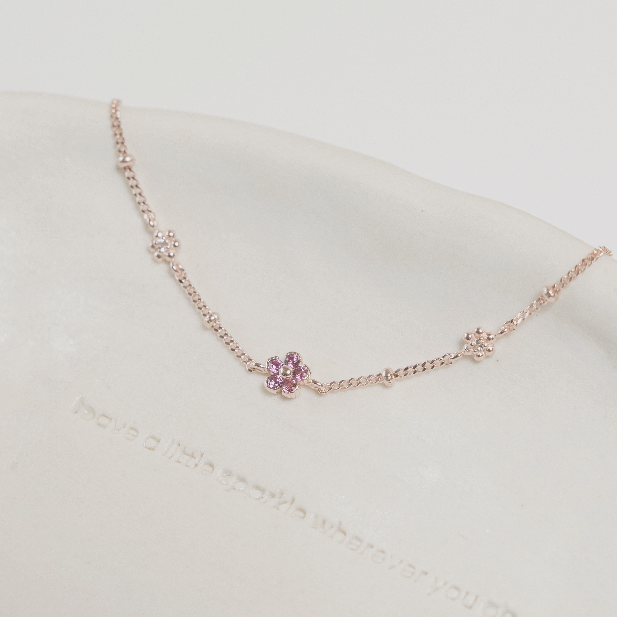 小花花玫瑰石榴石細珠手鍊