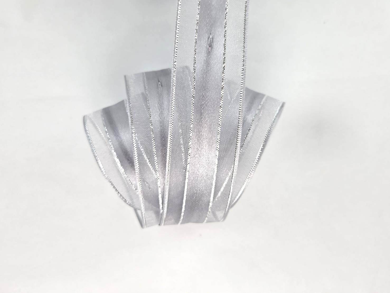 Satin pull ball with metallic lines /25mm