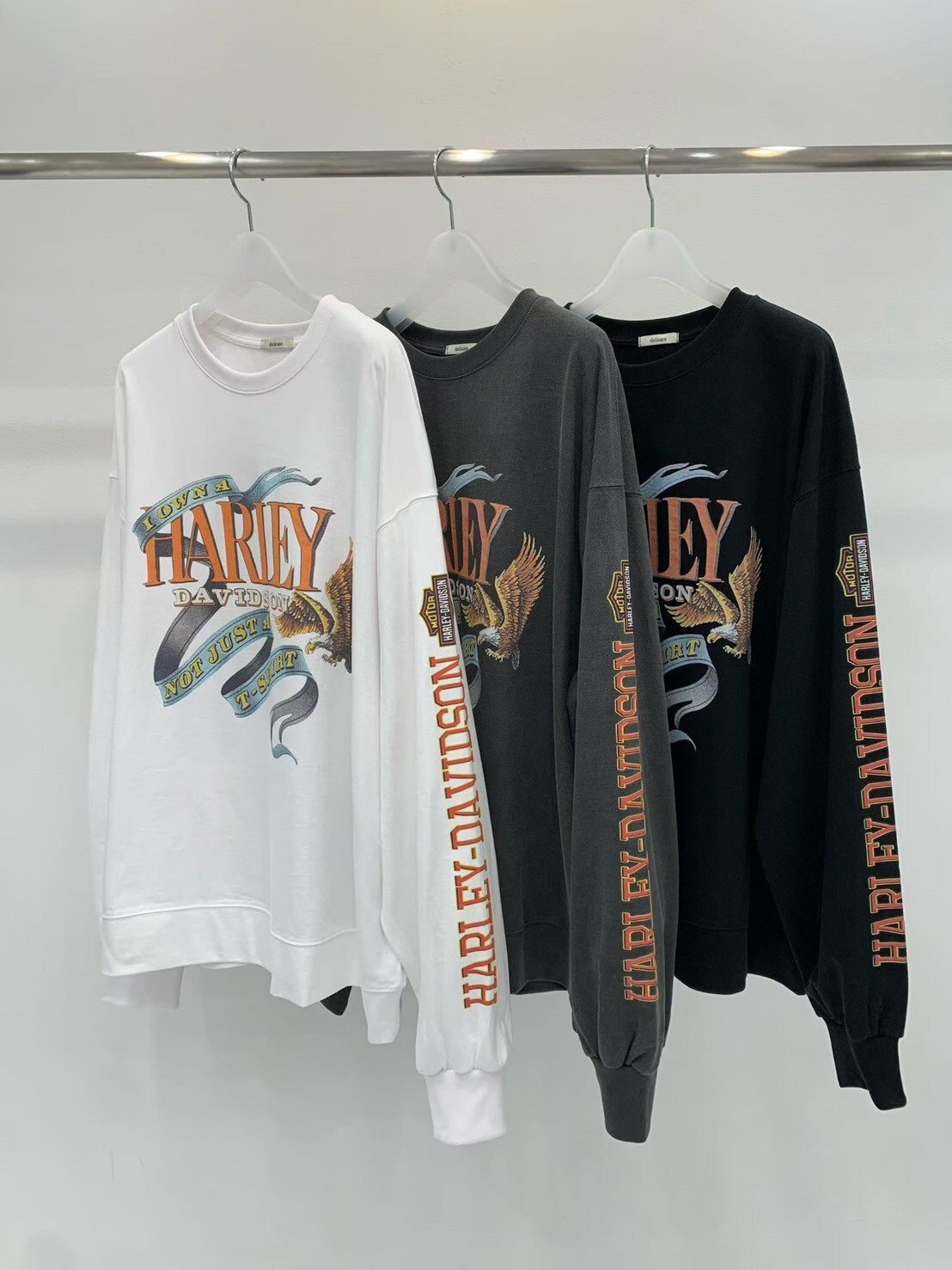 #AF56美式塗鴉字母長Ｔ(白/墨/黑)