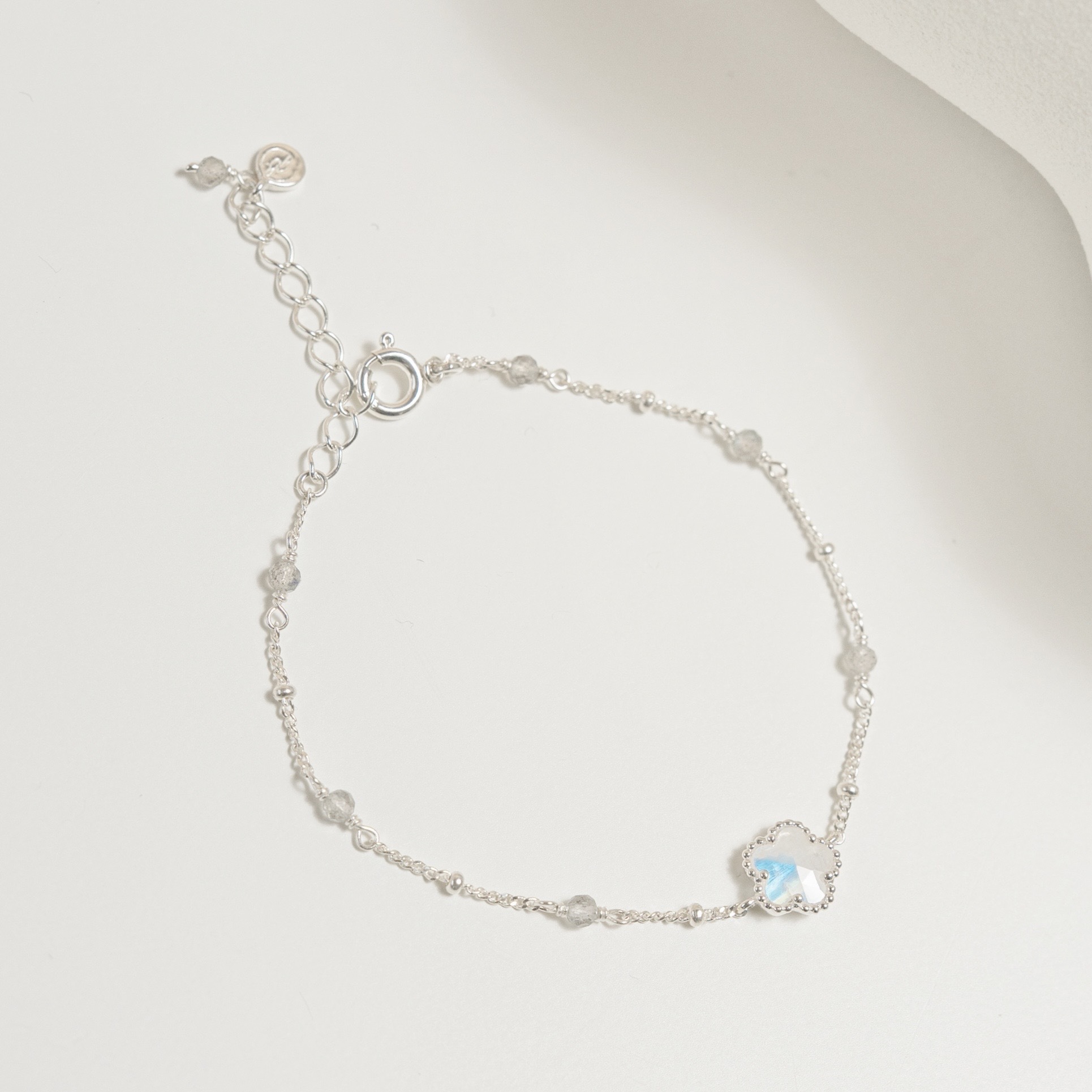 滾珠邊花朵月光拉長石細珠手鍊