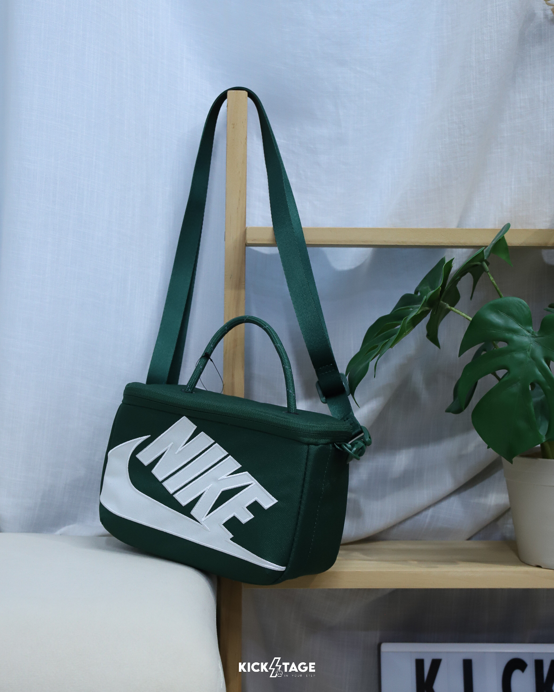 NIKE MINI SHOEBOX CROSSBODY 綠色 迷你 鞋盒包 造型 手提 側背 斜背 小方包 相機包【FN3059-323】NIKEICON